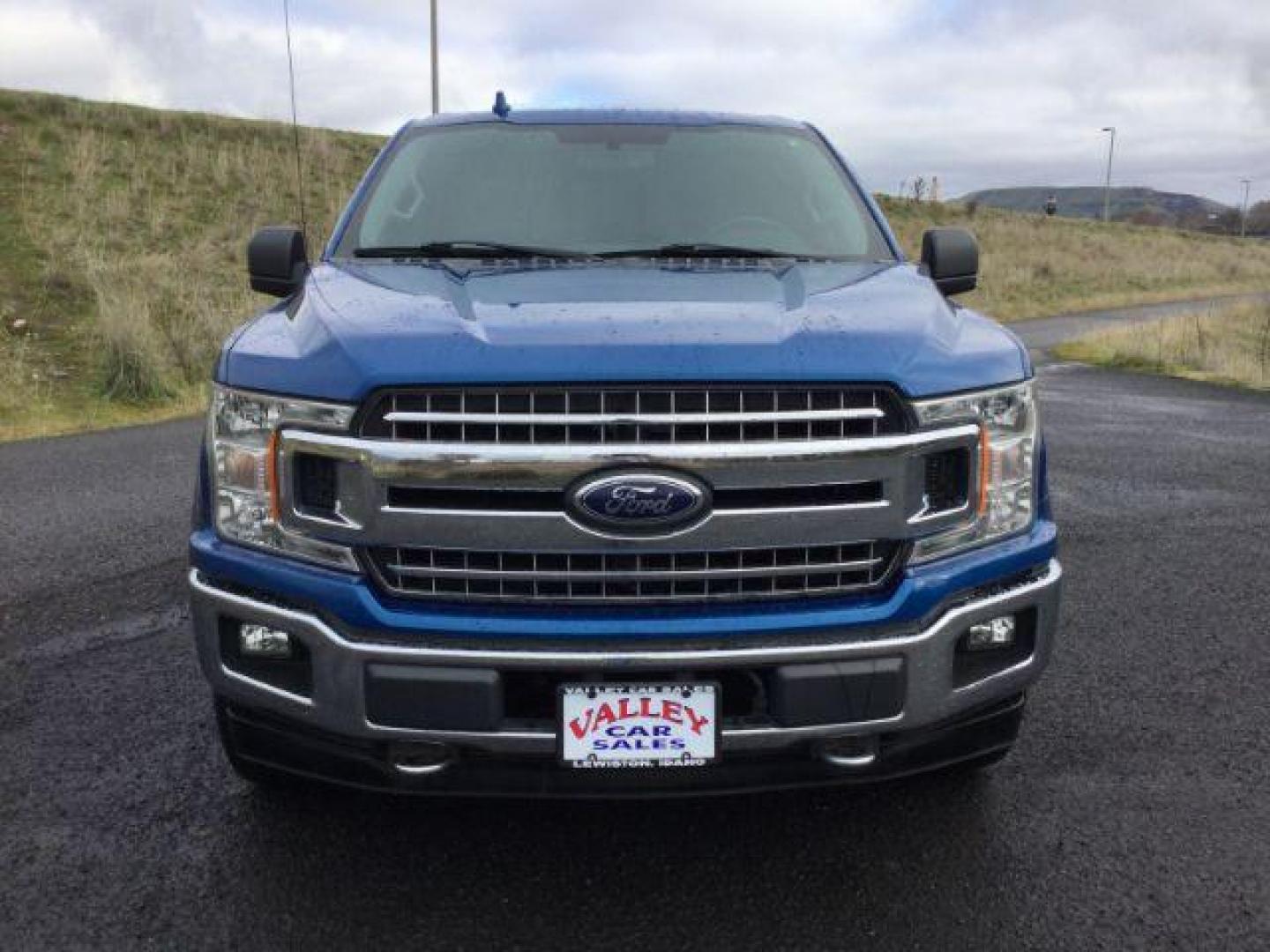 2018 Lightning Blue Metallic /Medium Earth Gray, cloth Ford F-150 XLT SuperCrew 5.5-ft. Bed 4WD (1FTEW1E57JK) with an 5.0L V8 OHV 32V engine, 10-speed automatic transmission, located at 1801 Main Street, Lewiston, 83501, (208) 743-9371, 46.417065, -117.004799 - Photo#7