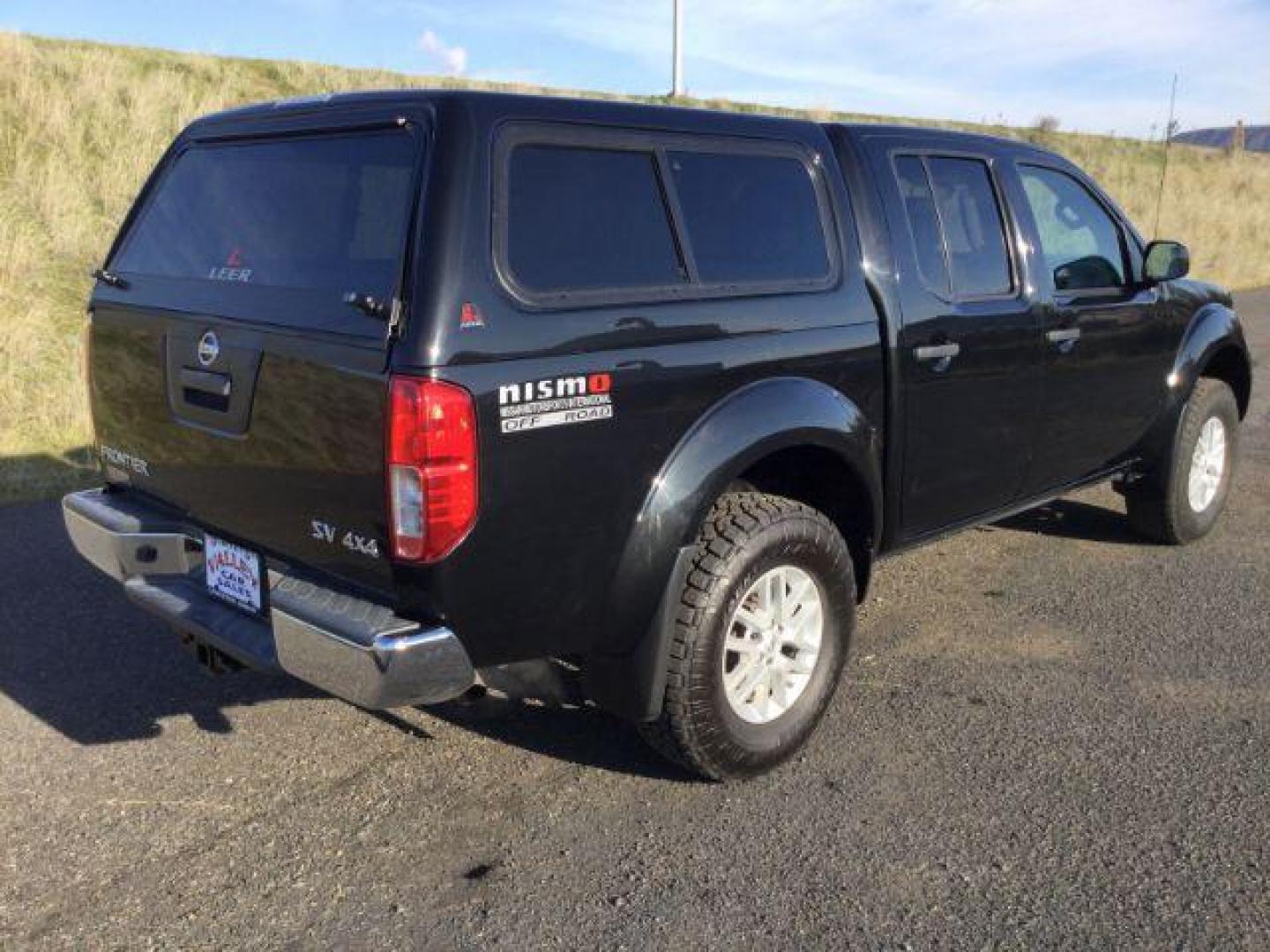 2018 Magnetic Black Nissan Frontier SV Crew Cab 5AT 4X4 (1N6AD0EV1JN) with an 4.0L V6 DOHC 24V engine, 5-Speed Automatic transmission, located at 1801 Main Street, Lewiston, 83501, (208) 743-9371, 46.417065, -117.004799 - Photo#14