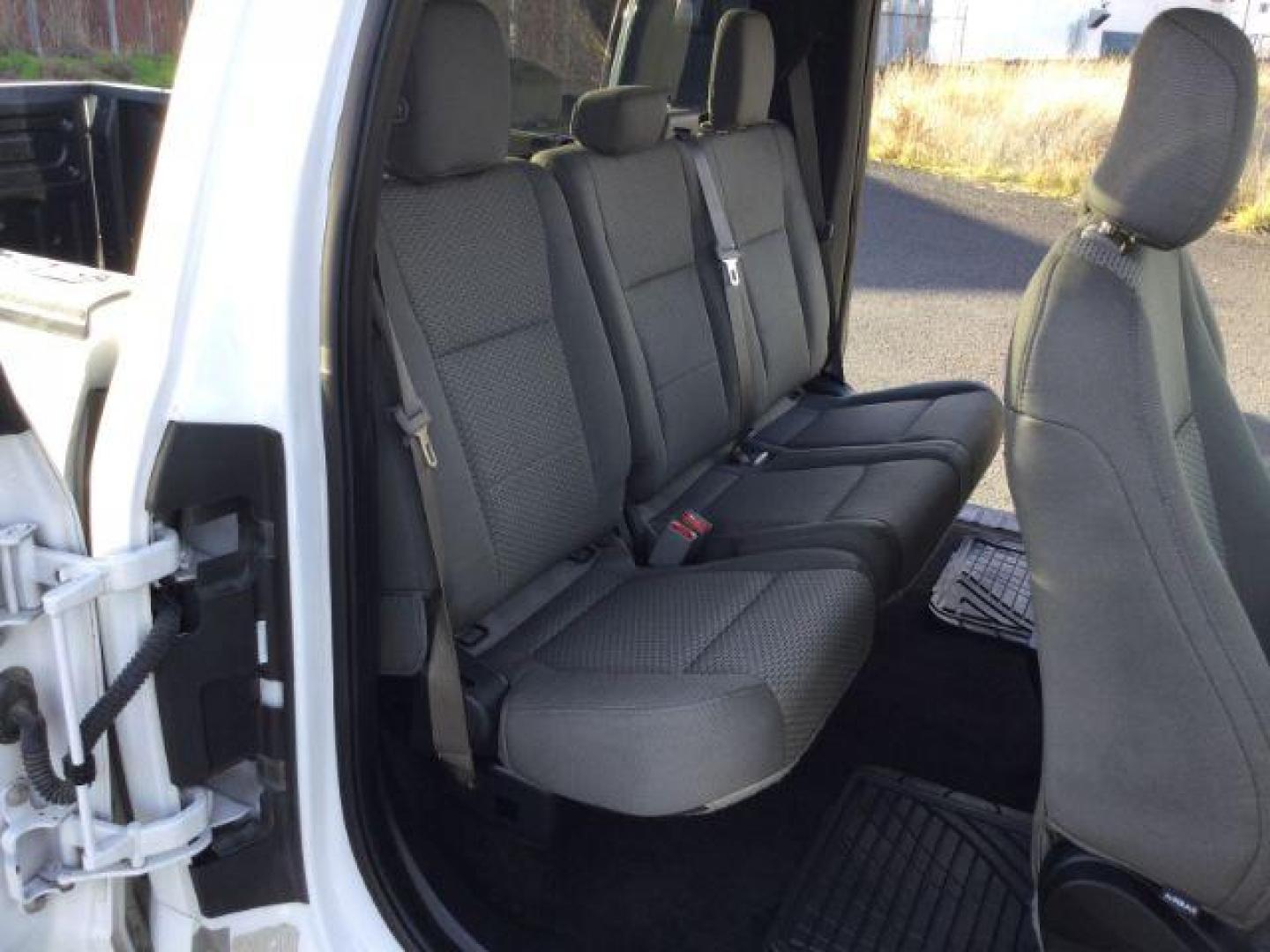 2015 Oxford White /GRAY CLOTH Ford F-150 XLT SuperCab 6.5-ft. Bed 4WD (1FTEX1EP1FF) with an 2.7L V6 DOHC 24V engine, 6-Speed Automatic transmission, located at 1801 Main Street, Lewiston, 83501, (208) 743-9371, 46.417065, -117.004799 - Photo#7