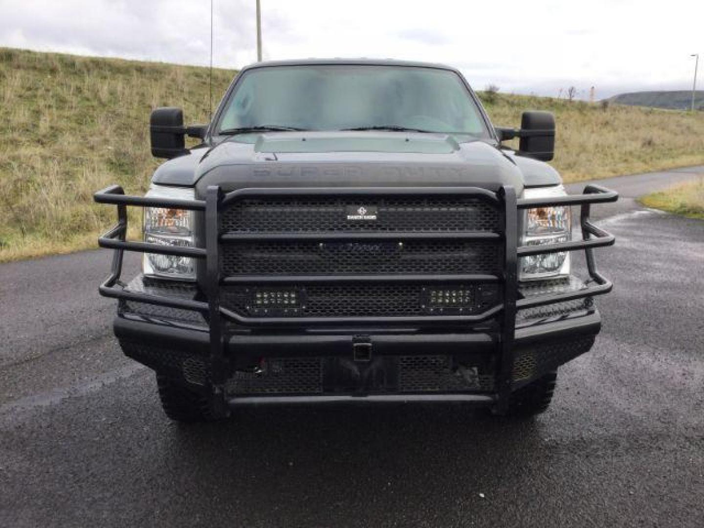 2016 GREEN /Steel, cloth Ford F-350 SD XL Crew Cab 4WD (1FT8W3B67GE) with an 6.2L V8 OHV 16V engine, 6-Speed Automatic transmission, located at 1801 Main Street, Lewiston, 83501, (208) 743-9371, 46.417065, -117.004799 - Photo#12