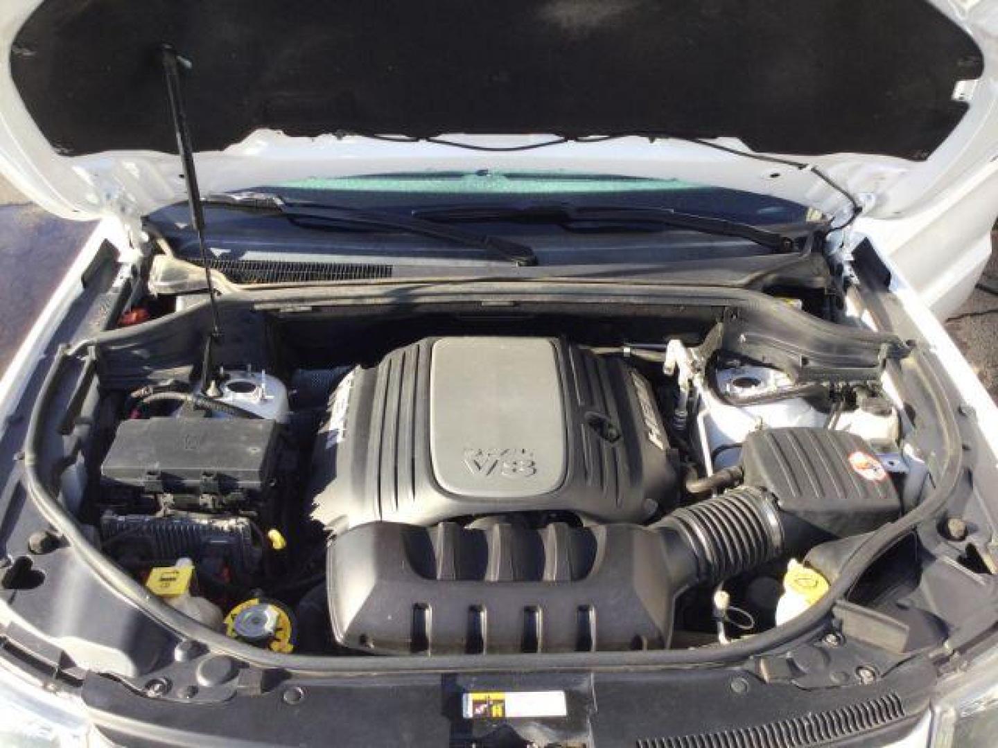 2015 Bright White Clearcoat /Black Jeep Grand Cherokee Limited 4WD (1C4RJFBT6FC) with an 5.7L V8 OHV 16V engine, 8-Speed Automatic transmission, located at 1801 Main Street, Lewiston, 83501, (208) 743-9371, 46.417065, -117.004799 - Photo#19