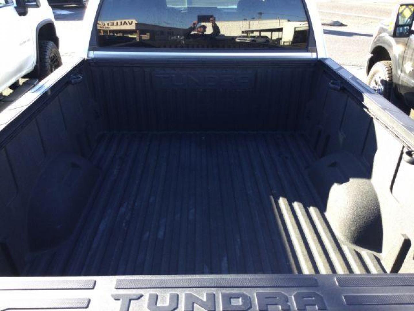 2022 Celestial Silver Metallic /Black Toyota Tundra Limited CrewMax 4WD Long Bed (5TFJA5EC8NX) with an 3.4L V6 DOHC 24V engine, 10-speed automatic transmission, located at 1801 Main Street, Lewiston, 83501, (208) 743-9371, 46.417065, -117.004799 - Photo#27