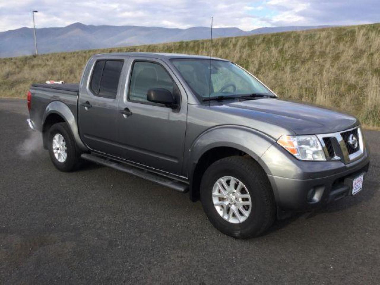 2019 Gun Metallic /gray cloth Nissan Frontier SV Crew Cab 4x4 (1N6AD0EV8KN) with an 4.0L V6 DOHC 24V engine, 5-Speed Automatic transmission, located at 1801 Main Street, Lewiston, 83501, (208) 743-9371, 46.417065, -117.004799 - Photo#10