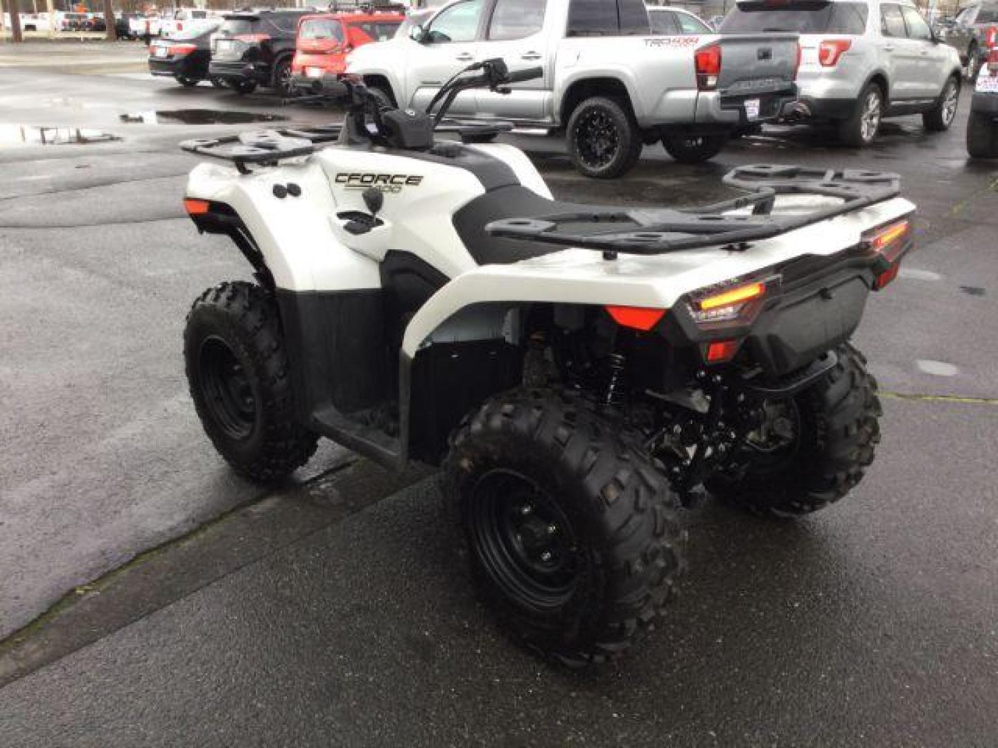 2022 Pearl White Clearcoat CFMOTO CFORCE 400 CFORCE 400 (LCELDSZLAN6) , located at 1801 Main Street, Lewiston, 83501, (208) 743-9371, 46.417065, -117.004799 - Photo#3