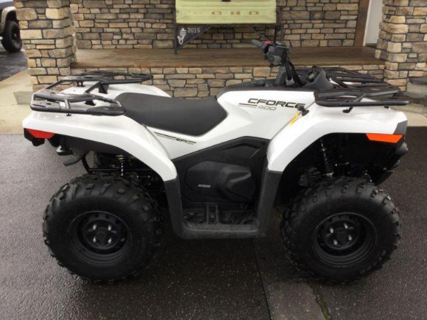 2022 Pearl White Clearcoat CFMOTO CFORCE 400 CFORCE 400 (LCELDSZLAN6) , located at 1801 Main Street, Lewiston, 83501, (208) 743-9371, 46.417065, -117.004799 - Photo#5