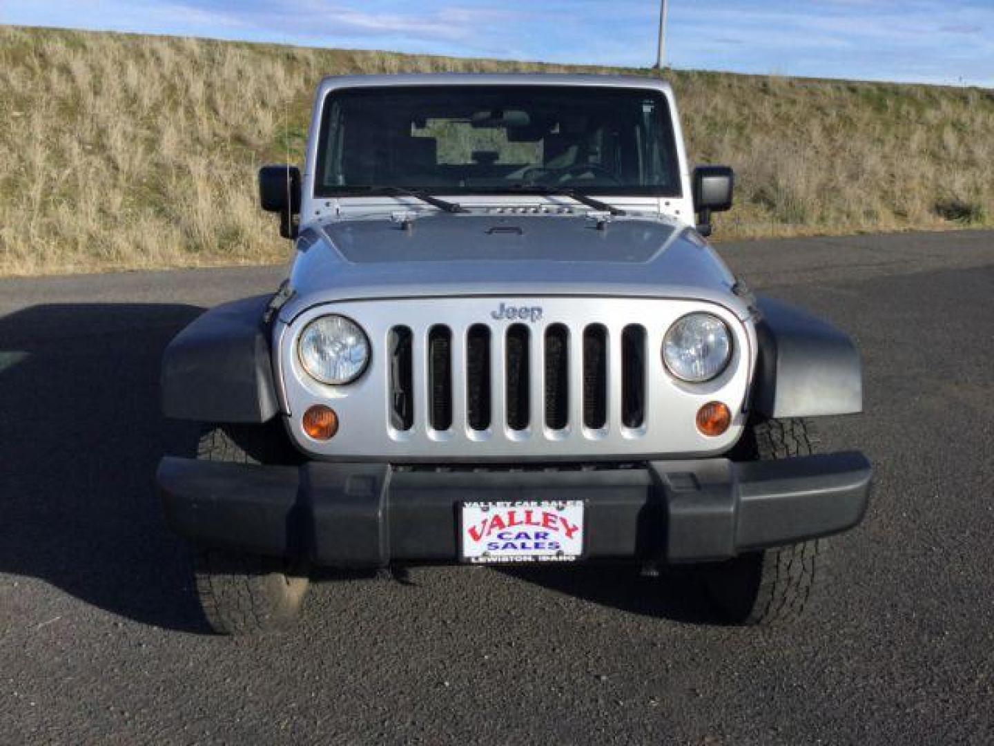 2008 Bright Silver Metallic with Black Hard Top /Dark Slate Gray/Medium Slate Gray Vinyl Interior Jeep Wrangler X (1J4FA24188L) with an 3.8L V6 OHV 12V engine, 6-Speed Manual transmission, located at 1801 Main Street, Lewiston, 83501, (208) 743-9371, 46.417065, -117.004799 - Photo#5