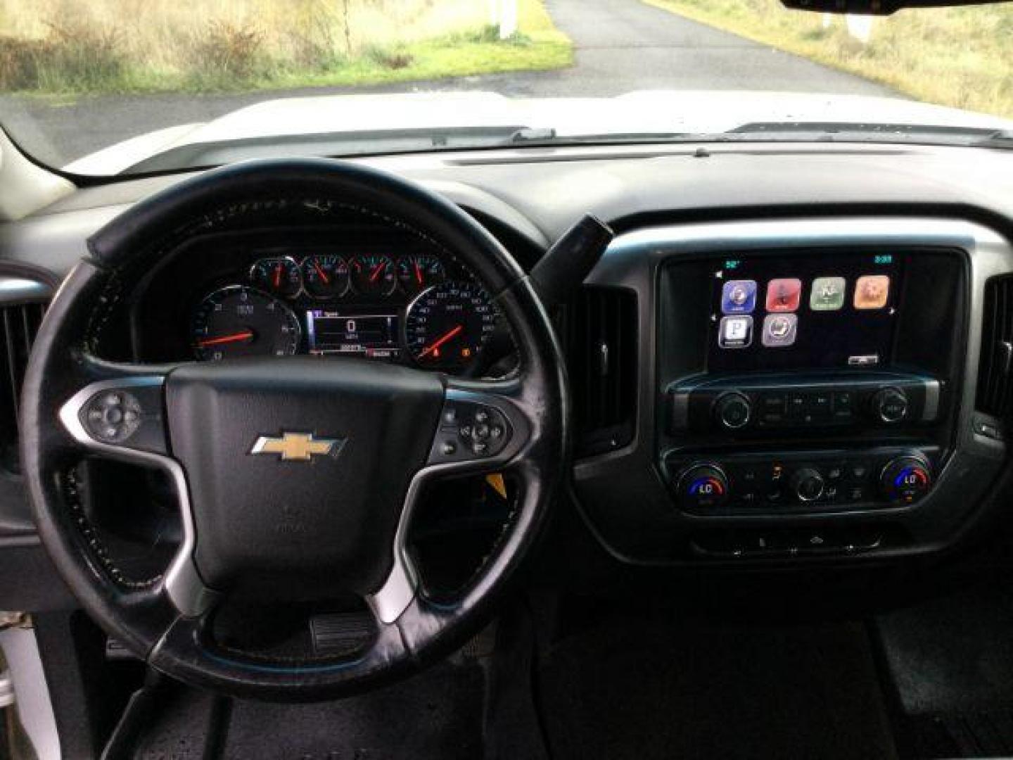 2015 Silver Ice Metallic Chevrolet Silverado 2500HD LT Double Cab Long Box 4WD (1GC2KVEG2FZ) with an 6.0L V8 OHV 16V FFV engine, 6-Speed Automatic transmission, located at 1801 Main Street, Lewiston, 83501, (208) 743-9371, 46.417065, -117.004799 - Photo#5