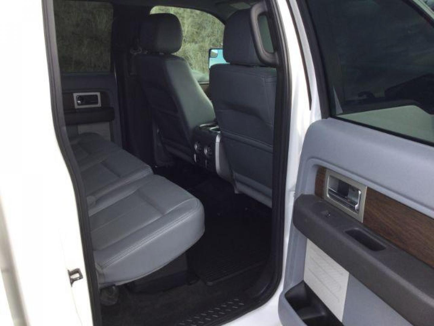 2013 WHITE PEARL /Gray Leather Ford F-150 Lariat SuperCrew 5.5-ft. Bed 4WD (1FTFW1ET4DF) with an 3.5L V6 TURBO engine, 6-Speed Automatic transmission, located at 1801 Main Street, Lewiston, 83501, (208) 743-9371, 46.417065, -117.004799 - Photo#11