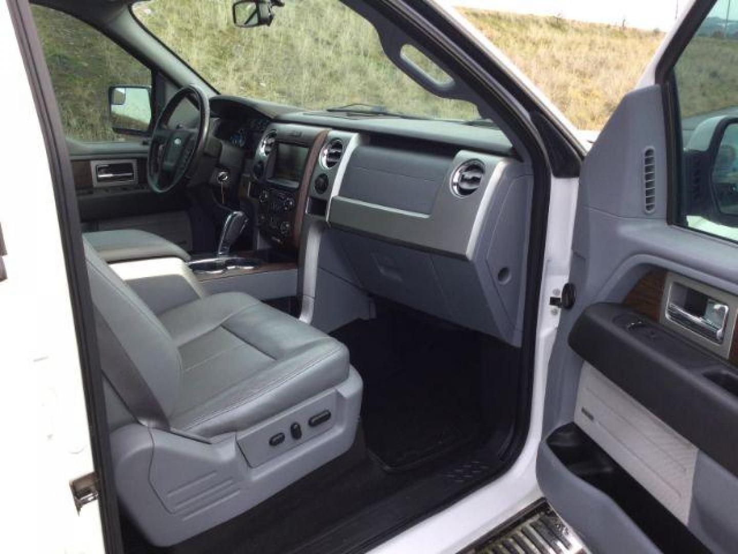 2013 WHITE PEARL /Gray Leather Ford F-150 Lariat SuperCrew 5.5-ft. Bed 4WD (1FTFW1ET4DF) with an 3.5L V6 TURBO engine, 6-Speed Automatic transmission, located at 1801 Main Street, Lewiston, 83501, (208) 743-9371, 46.417065, -117.004799 - Photo#13