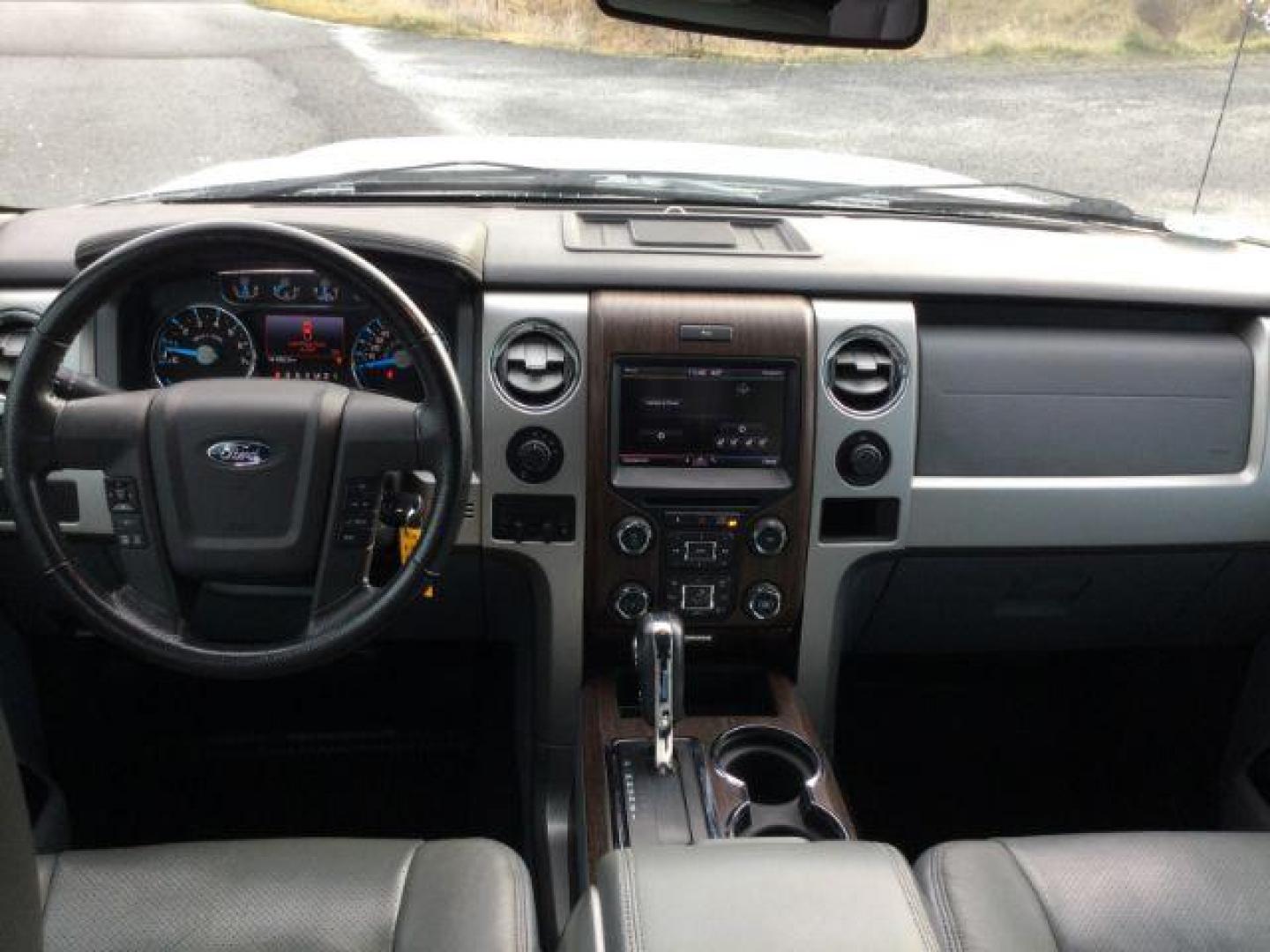 2013 WHITE PEARL /Gray Leather Ford F-150 Lariat SuperCrew 5.5-ft. Bed 4WD (1FTFW1ET4DF) with an 3.5L V6 TURBO engine, 6-Speed Automatic transmission, located at 1801 Main Street, Lewiston, 83501, (208) 743-9371, 46.417065, -117.004799 - Photo#15