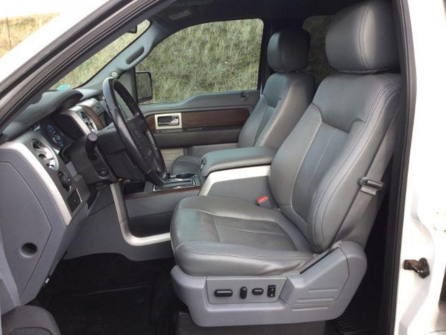 2013 WHITE PEARL /Gray Leather Ford F-150 Lariat SuperCrew 5.5-ft. Bed 4WD (1FTFW1ET4DF) with an 3.5L V6 TURBO engine, 6-Speed Automatic transmission, located at 1801 Main Street, Lewiston, 83501, (208) 743-9371, 46.417065, -117.004799 - Photo#4