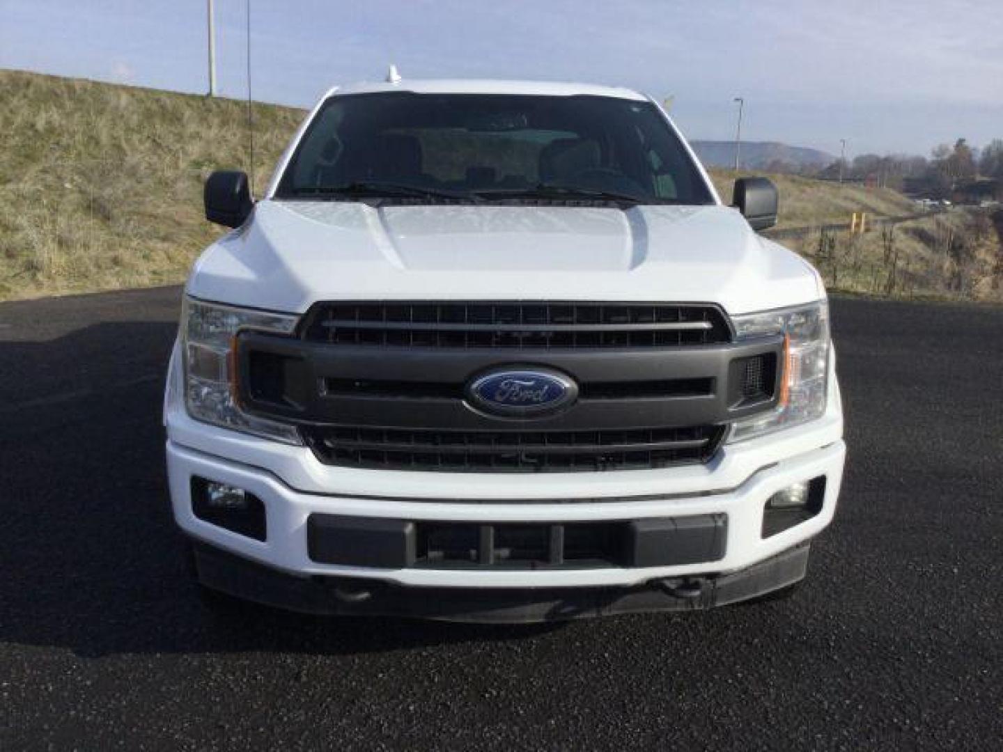 2018 Oxford White /Black, premium cloth Ford F-150 XLT SuperCrew 5.5-ft. Bed 4WD (1FTEW1EG2JF) with an 3.5L V6 TURBO engine, 10-speed automatic transmission, located at 1801 Main Street, Lewiston, 83501, (208) 743-9371, 46.417065, -117.004799 - Photo#7