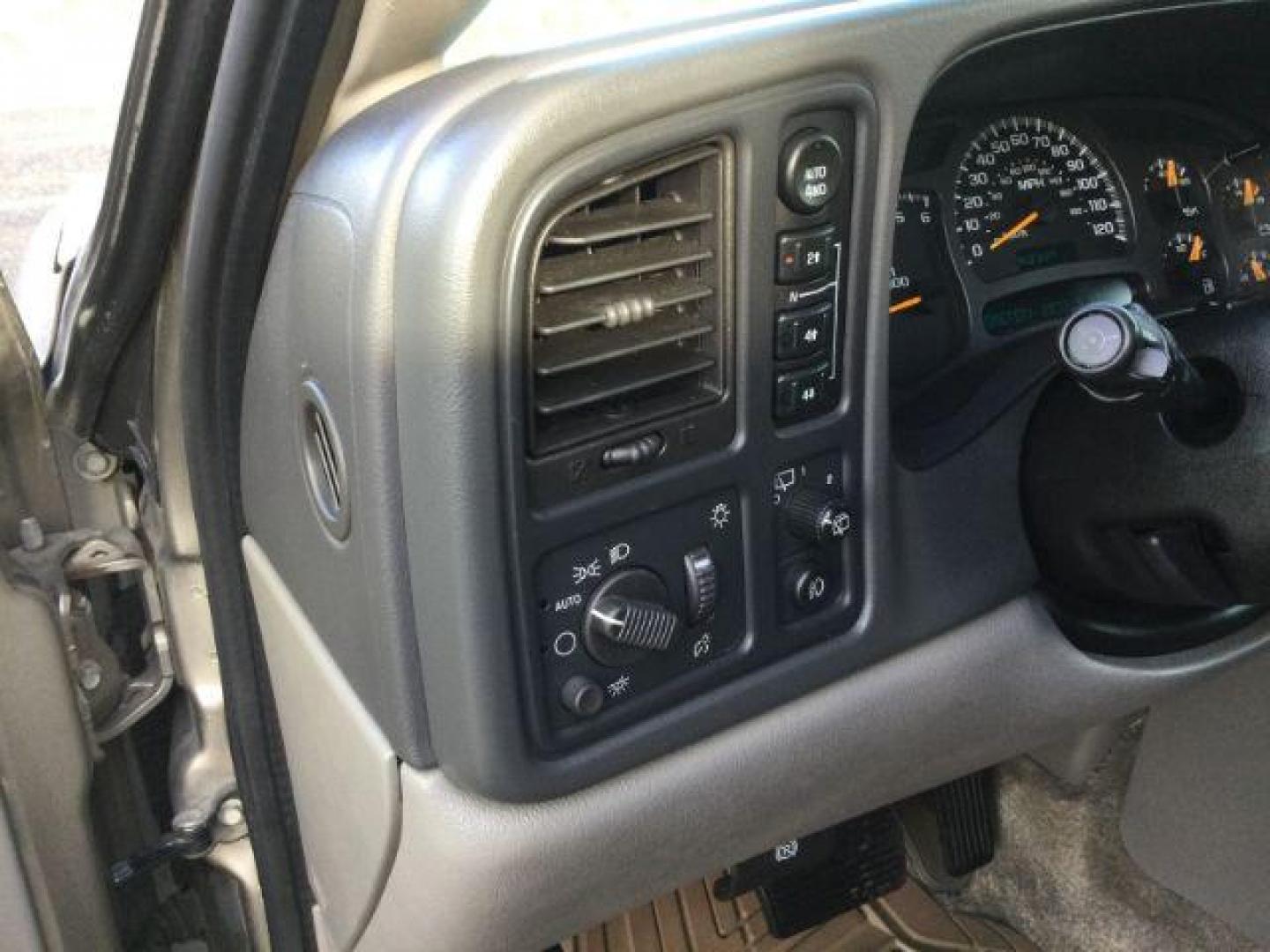 2003 Light Pewter Metallic /Tan/Neutral Leather Interior Chevrolet Tahoe 4WD (1GNEK13Z43R) with an 5.3L V8 OHV 16V FFV engine, 4-Speed Automatic transmission, located at 1801 Main Street, Lewiston, 83501, (208) 743-9371, 46.417065, -117.004799 - Photo#11