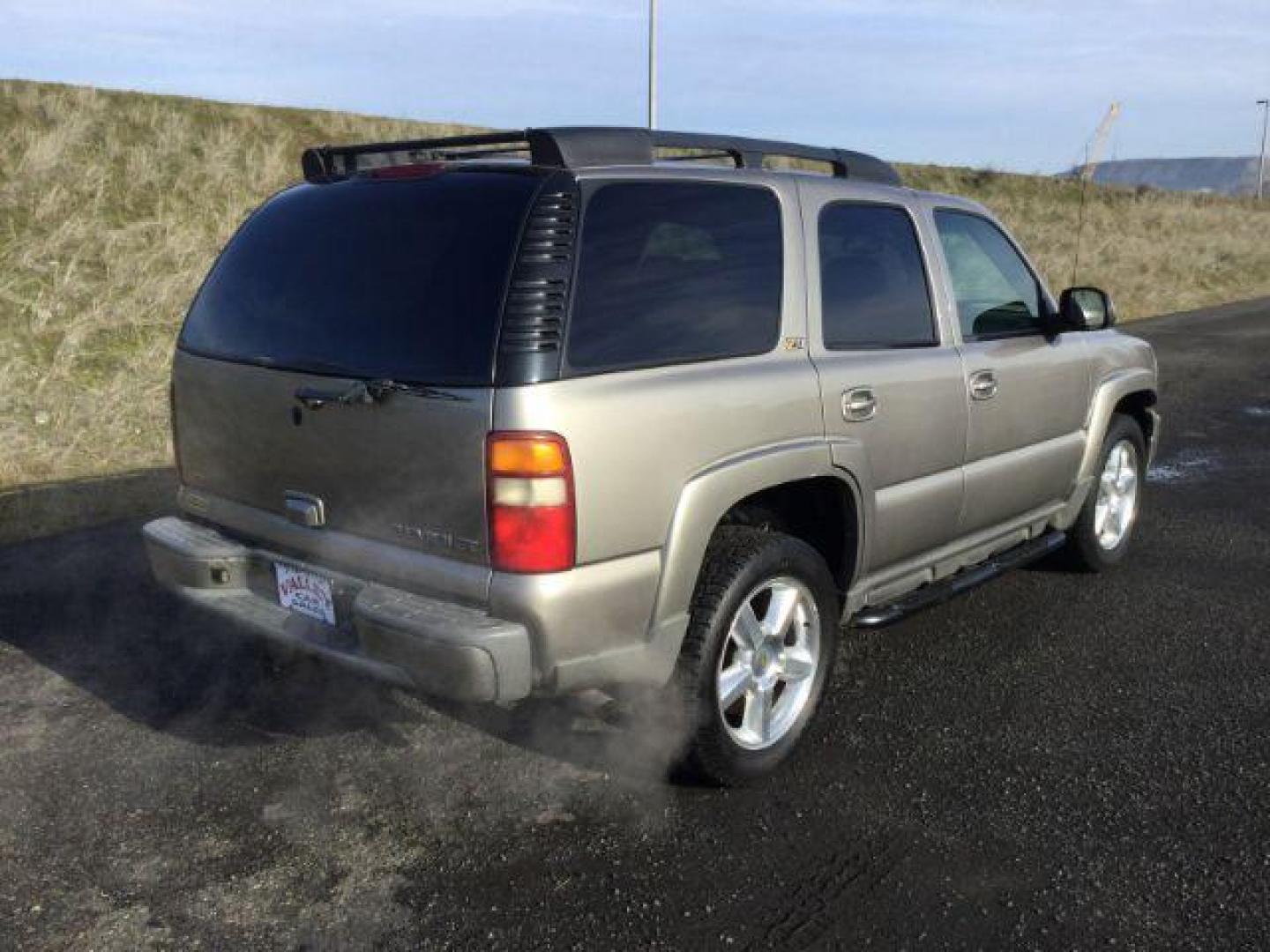 2003 Light Pewter Metallic /Tan/Neutral Leather Interior Chevrolet Tahoe 4WD (1GNEK13Z43R) with an 5.3L V8 OHV 16V FFV engine, 4-Speed Automatic transmission, located at 1801 Main Street, Lewiston, 83501, (208) 743-9371, 46.417065, -117.004799 - Photo#15