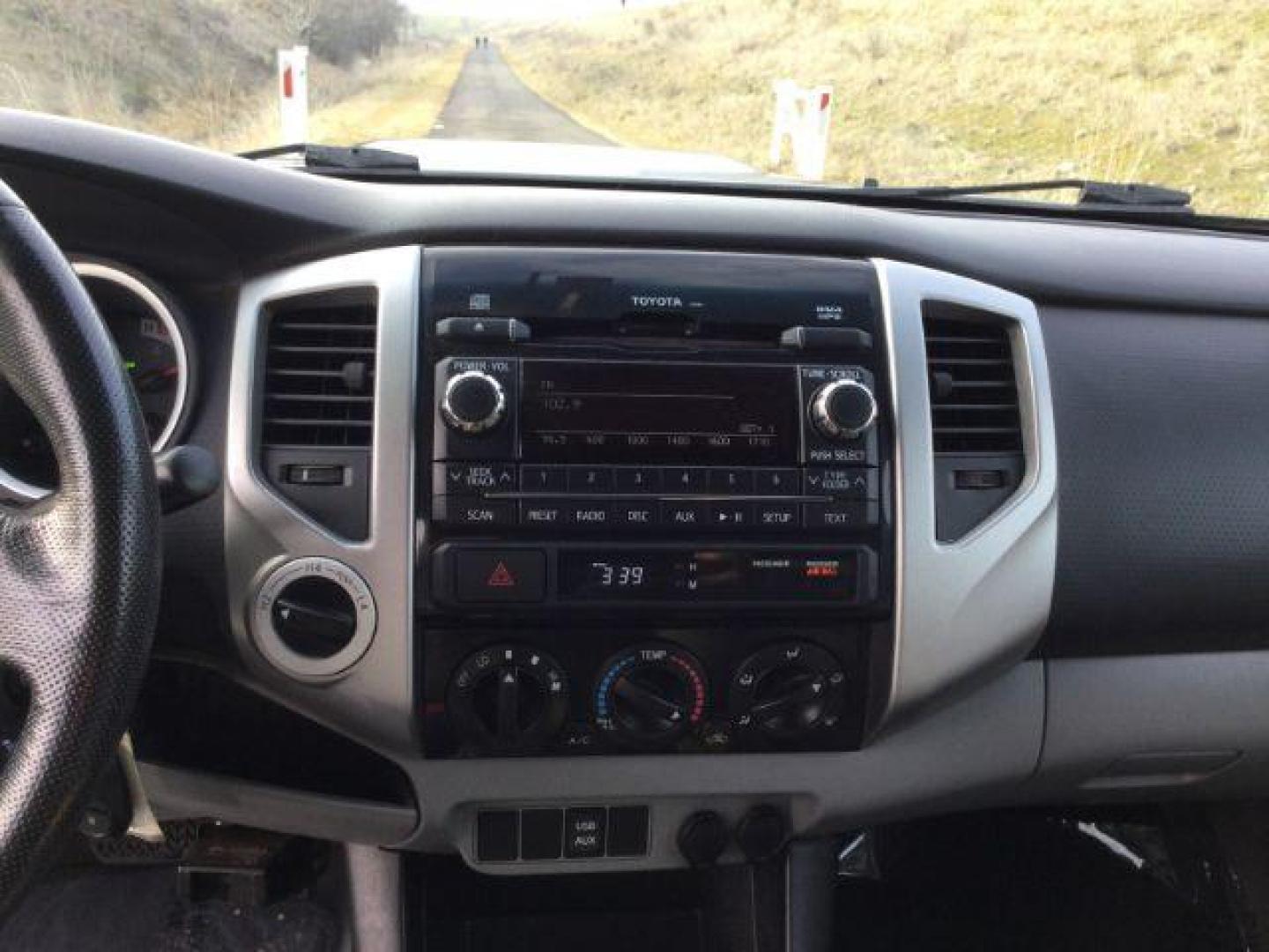 2012 Black /Graphite Cloth Interior Toyota Tacoma Double Cab Long Bed V6 Auto 4WD (3TMMU4FN1CM) with an 4.0L V6 DOHC 24V engine, 5-Speed Automatic transmission, located at 1801 Main Street, Lewiston, 83501, (208) 743-9371, 46.417065, -117.004799 - Photo#10