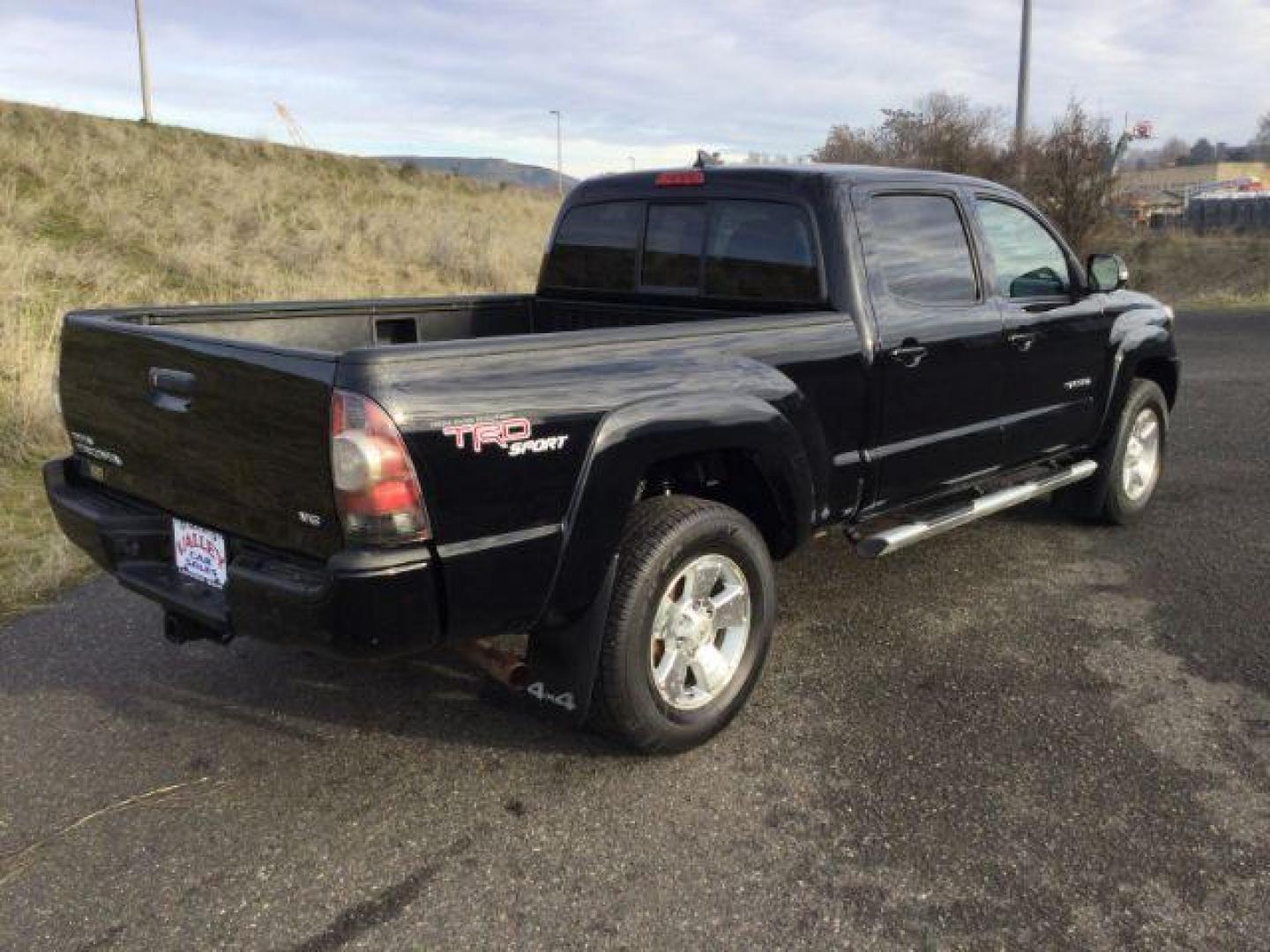 2012 Black /Graphite Cloth Interior Toyota Tacoma Double Cab Long Bed V6 Auto 4WD (3TMMU4FN1CM) with an 4.0L V6 DOHC 24V engine, 5-Speed Automatic transmission, located at 1801 Main Street, Lewiston, 83501, (208) 743-9371, 46.417065, -117.004799 - Photo#13