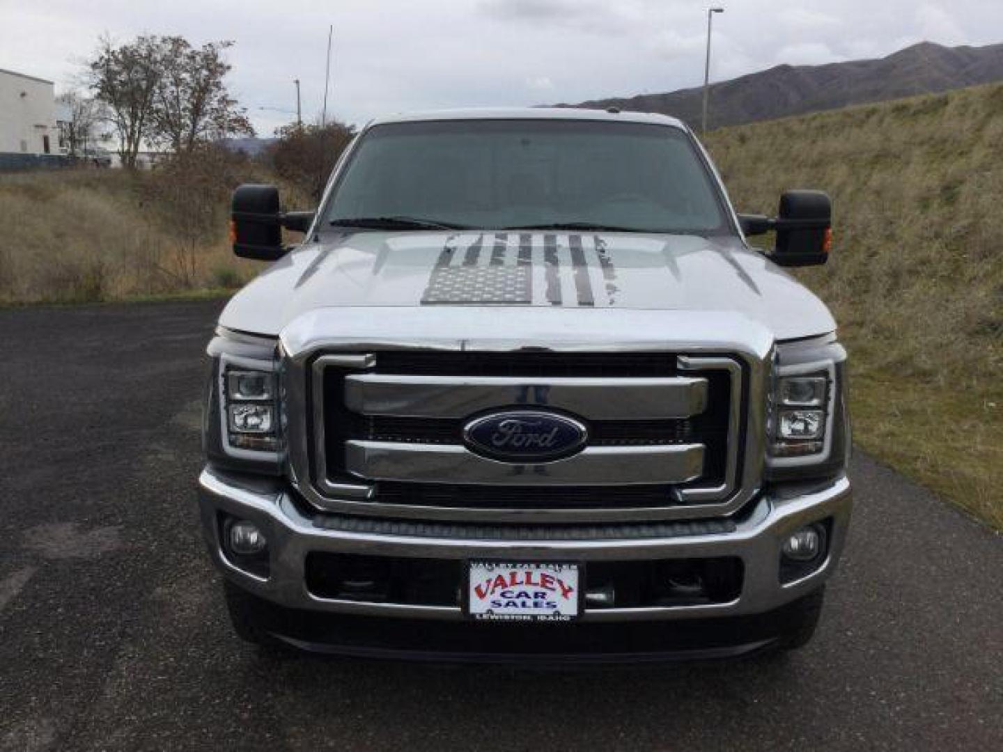 2016 SILVER/GRAY /BLACK LEATHER Ford F-350 SD Lariat Crew Cab Long Bed 4WD (1FT8W3BT3GE) with an 6.7L V8 OHV 16V DIESEL engine, 6-Speed Automatic transmission, located at 1801 Main Street, Lewiston, 83501, (208) 743-9371, 46.417065, -117.004799 - Photo#16