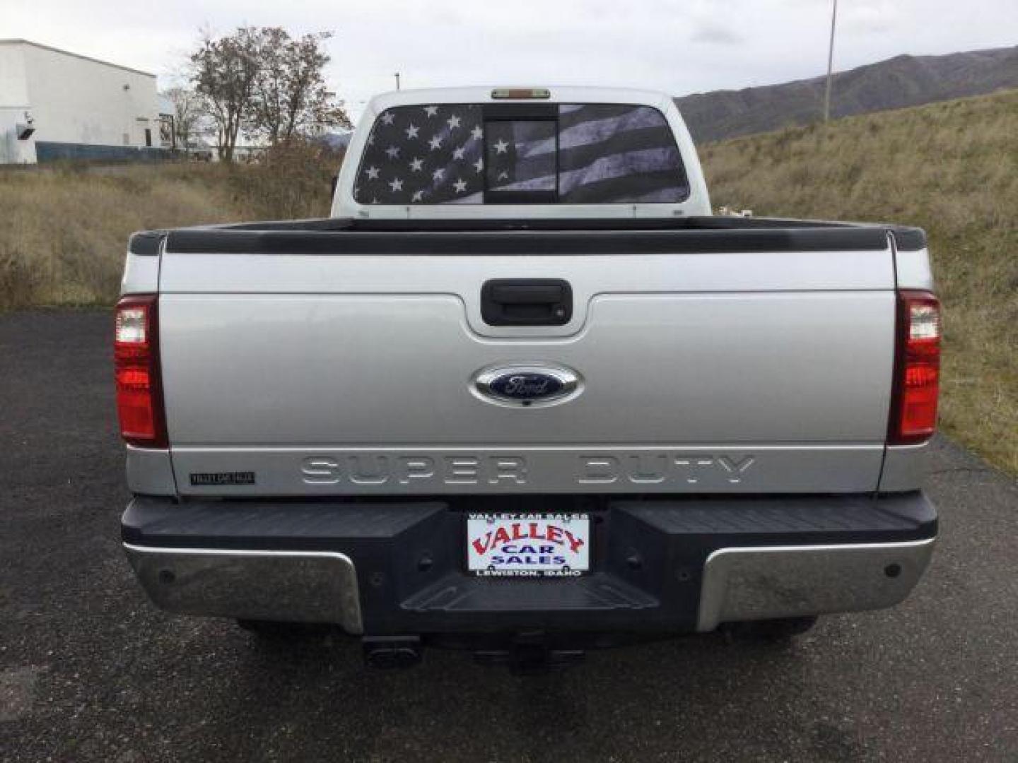 2016 SILVER/GRAY /BLACK LEATHER Ford F-350 SD Lariat Crew Cab Long Bed 4WD (1FT8W3BT3GE) with an 6.7L V8 OHV 16V DIESEL engine, 6-Speed Automatic transmission, located at 1801 Main Street, Lewiston, 83501, (208) 743-9371, 46.417065, -117.004799 - Photo#5