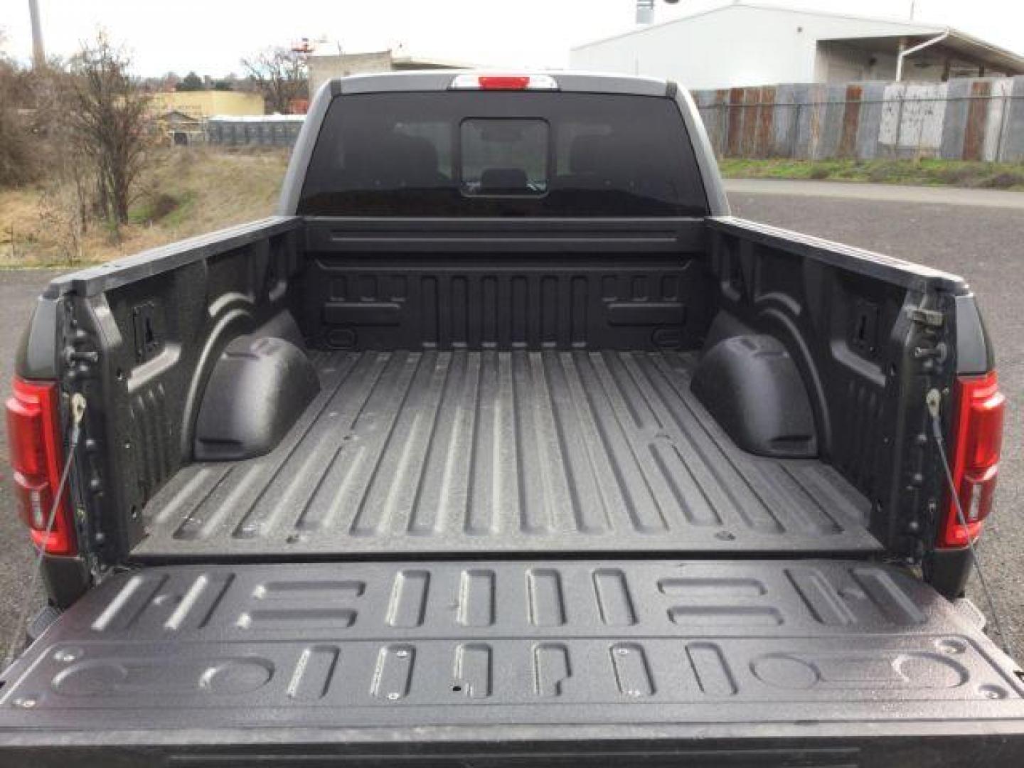 2015 Magnetic Metallic /BLACK LEATHER Ford F-150 Lariat SuperCrew 6.5-ft. Bed 4WD (1FTFW1EG6FF) with an 3.5 V6 engine, 6-Speed Automatic transmission, located at 1801 Main Street, Lewiston, 83501, (208) 743-9371, 46.417065, -117.004799 - Photo#13