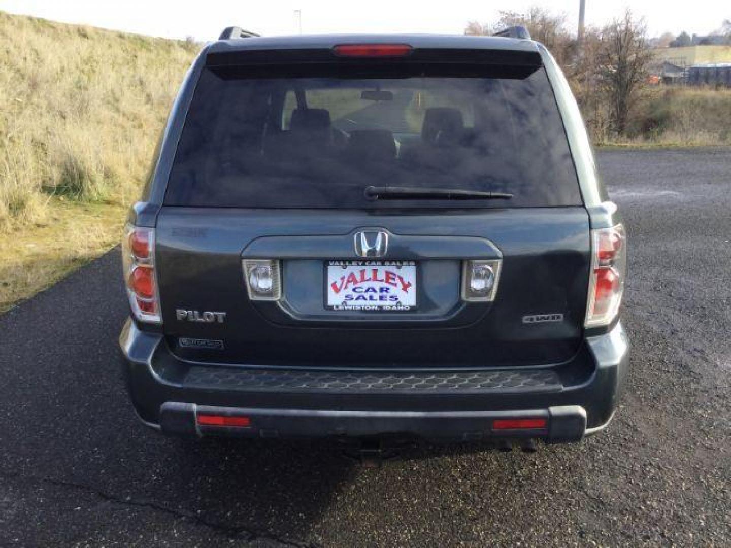 2006 Steel Blue Metallic /Gray Cloth Interior Honda Pilot EX 4WD (2HKYF18426H) with an 3.5L V6 SOHC 24V engine, 5-Speed Automatic transmission, located at 1801 Main Street, Lewiston, 83501, (208) 743-9371, 46.417065, -117.004799 - Photo#10