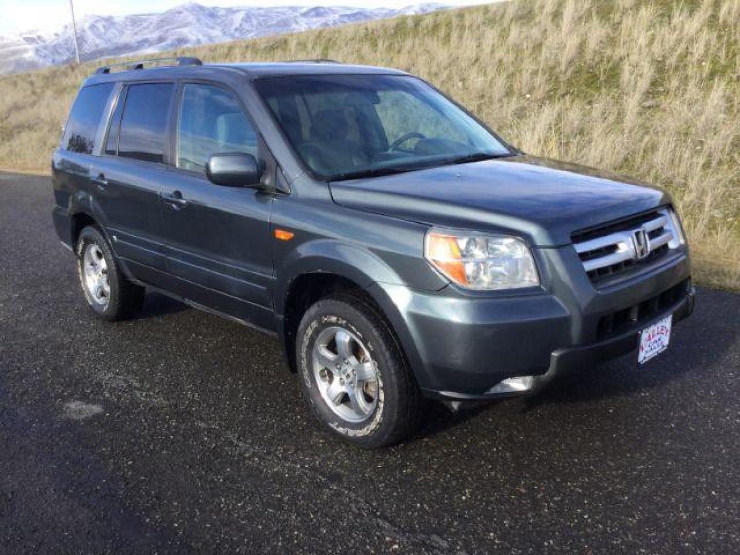 2006 Steel Blue Metallic /Gray Cloth Interior Honda Pilot EX 4WD (2HKYF18426H) with an 3.5L V6 SOHC 24V engine, 5-Speed Automatic transmission, located at 1801 Main Street, Lewiston, 83501, (208) 743-9371, 46.417065, -117.004799 - Photo#14