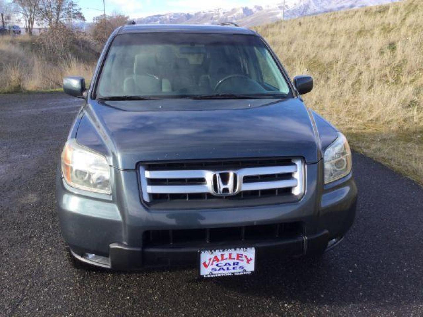 2006 Steel Blue Metallic /Gray Cloth Interior Honda Pilot EX 4WD (2HKYF18426H) with an 3.5L V6 SOHC 24V engine, 5-Speed Automatic transmission, located at 1801 Main Street, Lewiston, 83501, (208) 743-9371, 46.417065, -117.004799 - Photo#15