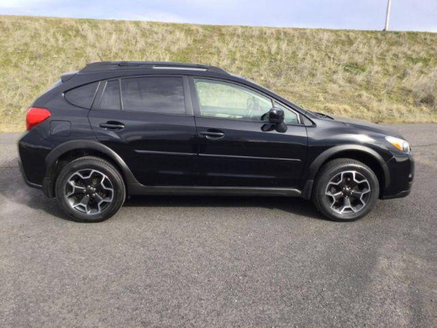 2013 Crystal Black Silica /Ivory Leather Interior Subaru XV Crosstrek 2.0 Limited (JF2GPAGC5DH) with an 2.0L L4 DOHC 16V engine, Continuously Variable Transmission transmission, located at 1801 Main Street, Lewiston, 83501, (208) 743-9371, 46.417065, -117.004799 - Photo#15