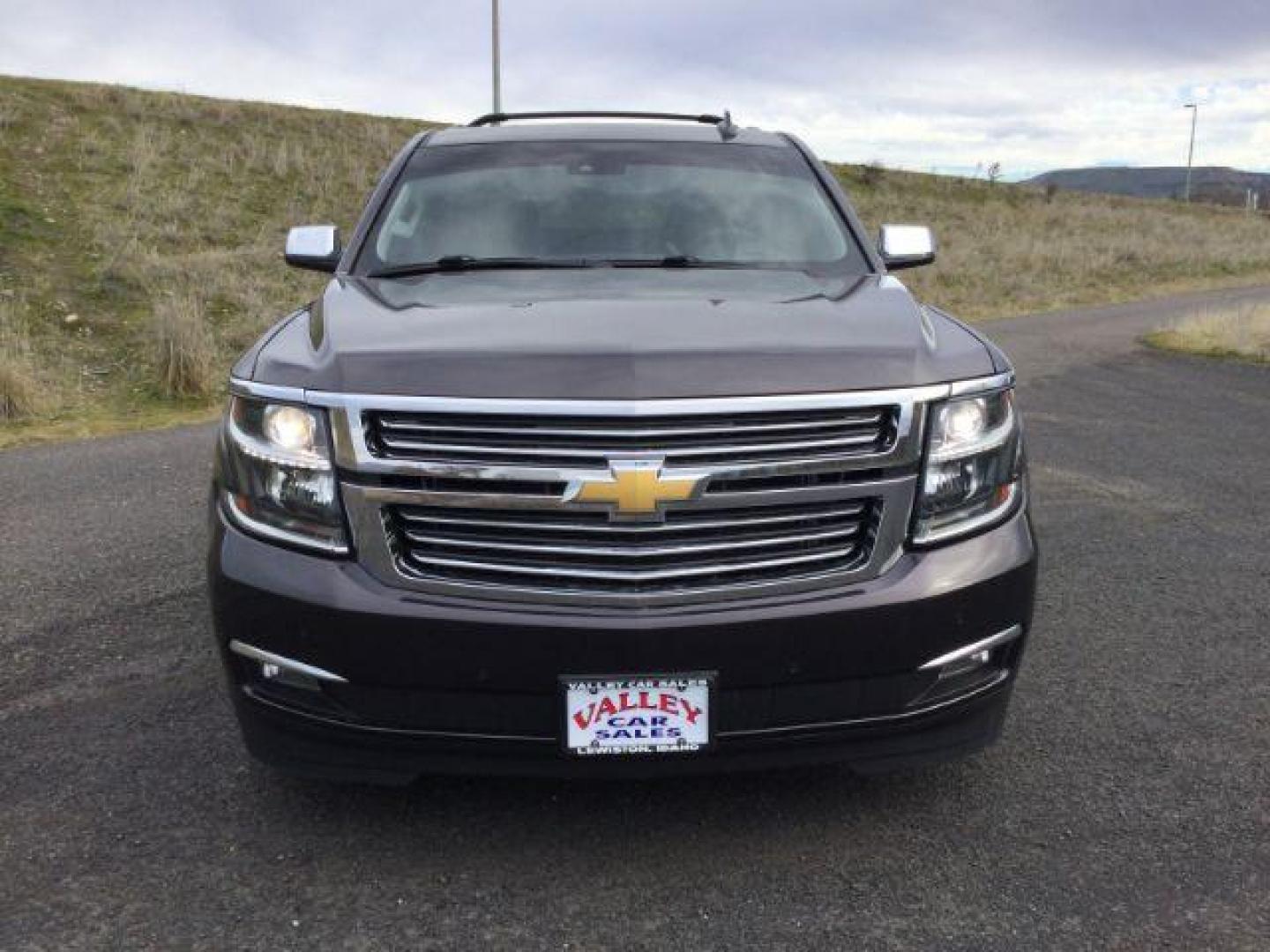 2015 GRAY /BLACK LEATHER Chevrolet Tahoe LTZ 4WD (1GNSKCKC9FR) with an 5.3L V8 OHV 16V engine, 6-Speed Automatic transmission, located at 1801 Main Street, Lewiston, 83501, (208) 743-9371, 46.417065, -117.004799 - Photo#6