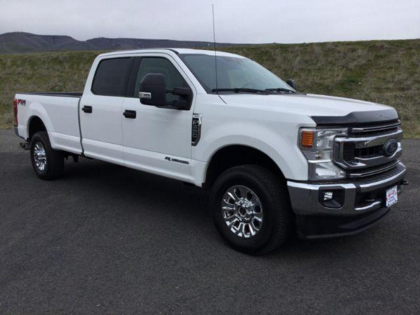 2020 Oxford White /Medium Earth Gray, cloth Ford F-350 SD XLT Crew Cab Long Bed 4WD (1FT8W3BT4LE) with an 6.7L V8 OHV 16V DIESEL engine, 10-speed automatic transmission, located at 1801 Main Street, Lewiston, 83501, (208) 743-9371, 46.417065, -117.004799 - Photo#15