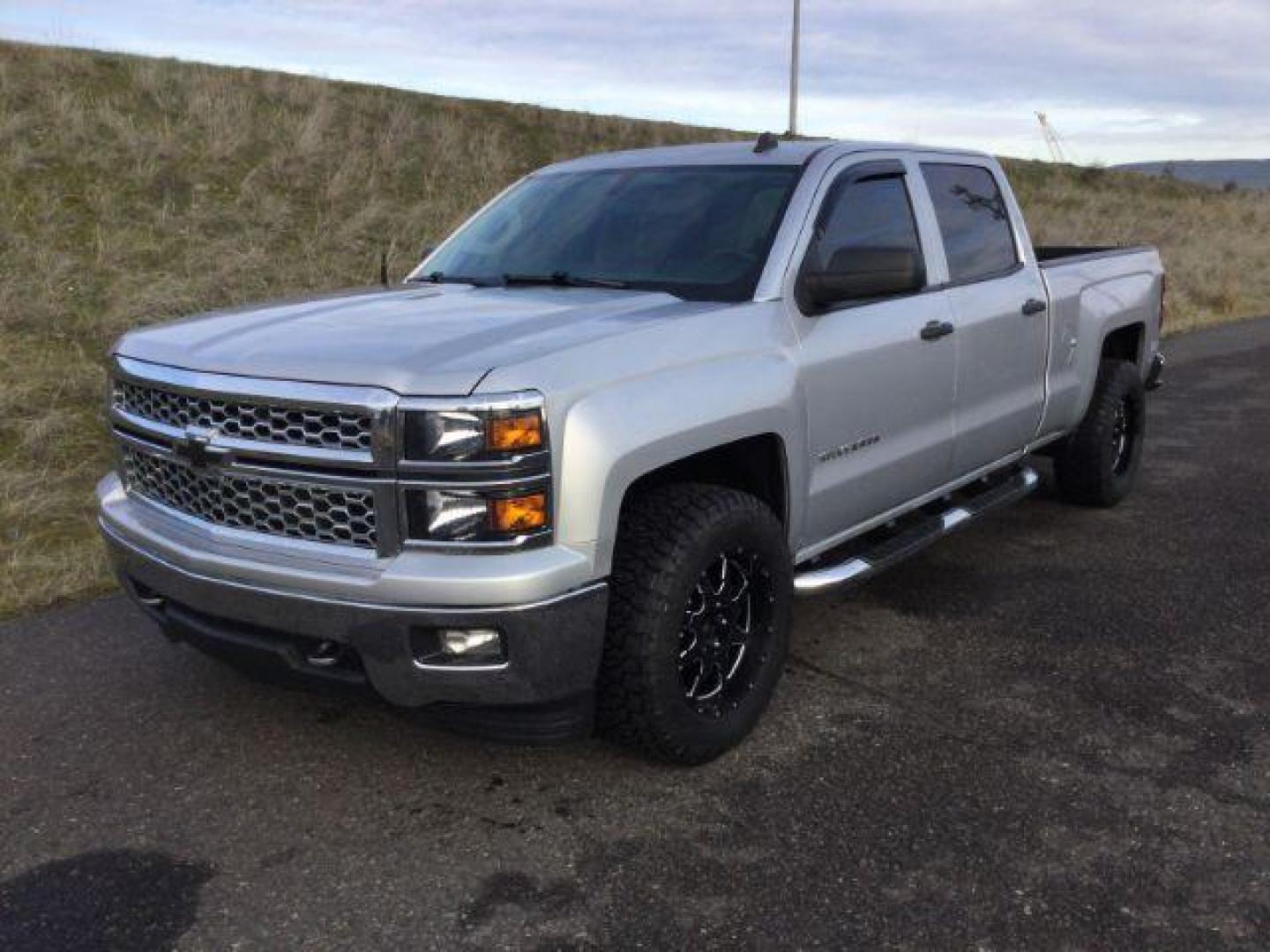 2014 Silver Ice Metallic /Jet Black Chevrolet Silverado 1500 1LT Crew Cab 4WD (3GCUKREC7EG) with an 5.3L V8 OHV 16V engine, 6-Speed Automatic transmission, located at 1801 Main Street, Lewiston, 83501, (208) 743-9371, 46.417065, -117.004799 - Photo#0