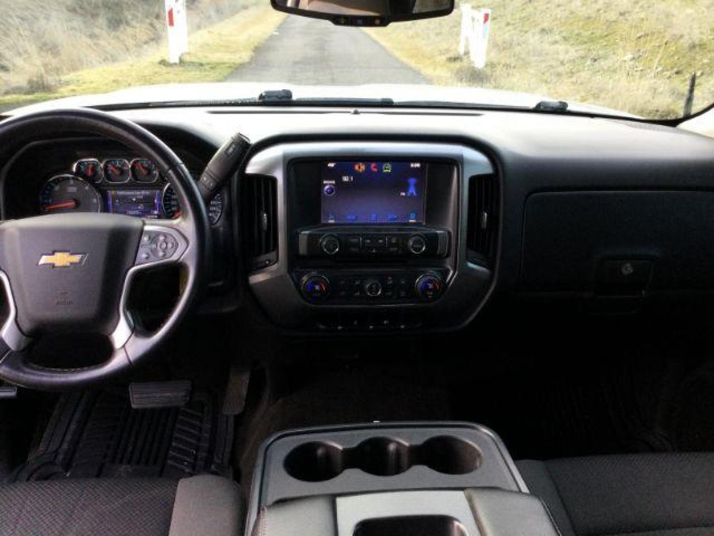 2014 Silver Ice Metallic /Jet Black Chevrolet Silverado 1500 1LT Crew Cab 4WD (3GCUKREC7EG) with an 5.3L V8 OHV 16V engine, 6-Speed Automatic transmission, located at 1801 Main Street, Lewiston, 83501, (208) 743-9371, 46.417065, -117.004799 - Photo#10