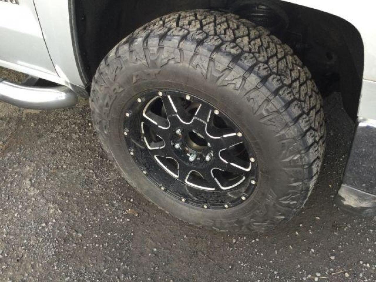 2014 Silver Ice Metallic /Jet Black Chevrolet Silverado 1500 1LT Crew Cab 4WD (3GCUKREC7EG) with an 5.3L V8 OHV 16V engine, 6-Speed Automatic transmission, located at 1801 Main Street, Lewiston, 83501, (208) 743-9371, 46.417065, -117.004799 - Photo#20