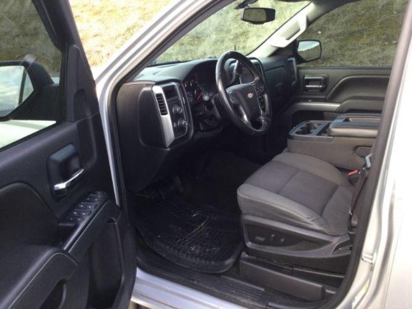 2014 Silver Ice Metallic /Jet Black Chevrolet Silverado 1500 1LT Crew Cab 4WD (3GCUKREC7EG) with an 5.3L V8 OHV 16V engine, 6-Speed Automatic transmission, located at 1801 Main Street, Lewiston, 83501, (208) 743-9371, 46.417065, -117.004799 - Photo#3