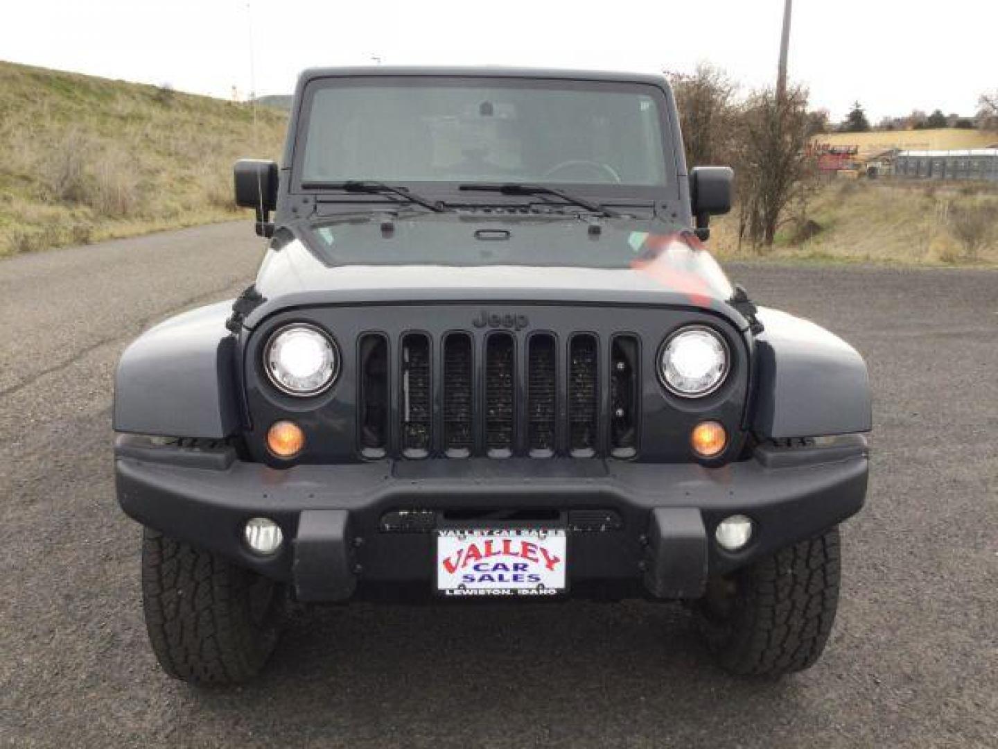 2017 Rhino Clear Coat /Black, leather Jeep Wrangler Unlimited Sahara 4WD (1C4BJWEG5HL) with an 3.6L V6 DOHC 24V FFV engine, 5-Speed Automatic transmission, located at 1801 Main Street, Lewiston, 83501, (208) 743-9371, 46.417065, -117.004799 - Photo#9