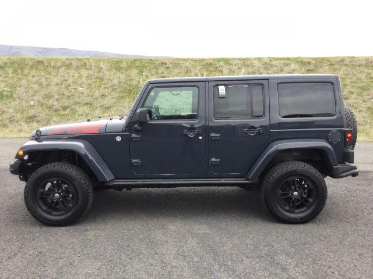 2017 Rhino Clear Coat /Black, leather Jeep Wrangler Unlimited Sahara 4WD (1C4BJWEG5HL) with an 3.6L V6 DOHC 24V FFV engine, 5-Speed Automatic transmission, located at 1801 Main Street, Lewiston, 83501, (208) 743-9371, 46.417065, -117.004799 - Photo#12