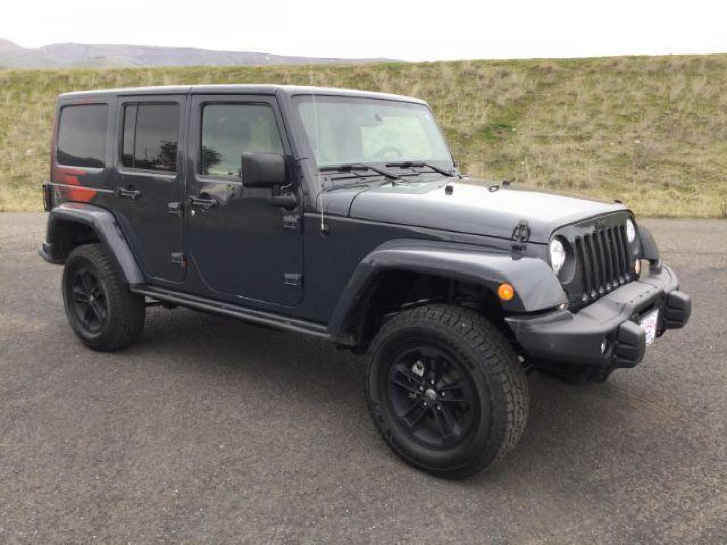 2017 Rhino Clear Coat /Black, leather Jeep Wrangler Unlimited Sahara 4WD (1C4BJWEG5HL) with an 3.6L V6 DOHC 24V FFV engine, 5-Speed Automatic transmission, located at 1801 Main Street, Lewiston, 83501, (208) 743-9371, 46.417065, -117.004799 - Photo#15