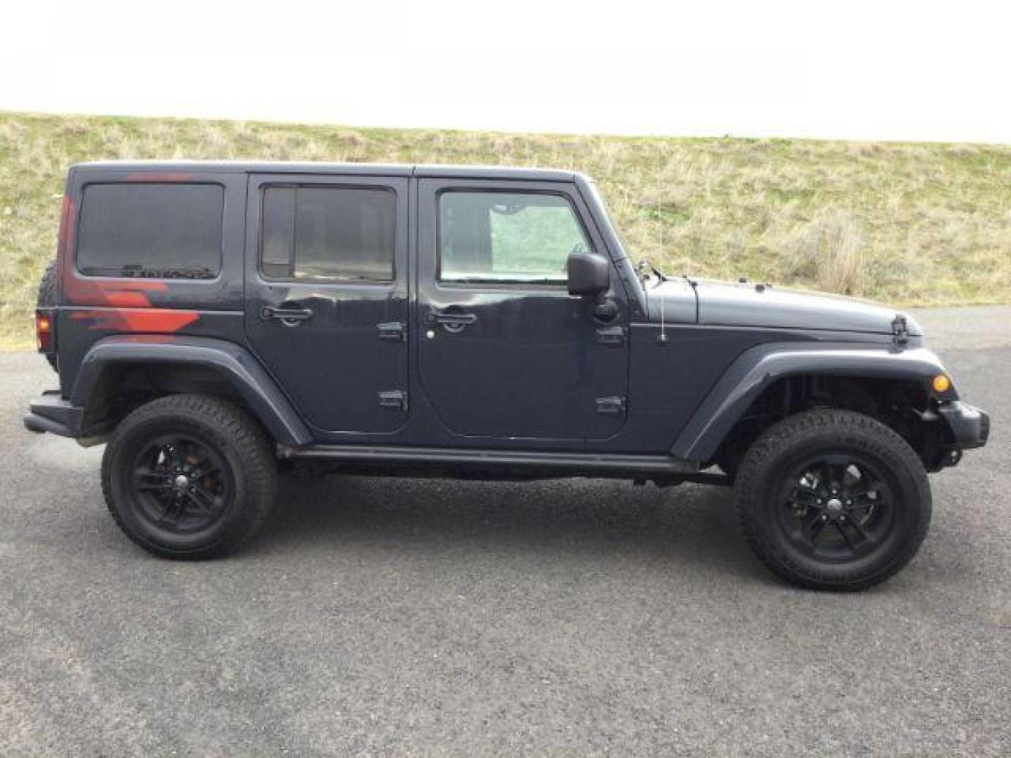 2017 Rhino Clear Coat /Black, leather Jeep Wrangler Unlimited Sahara 4WD (1C4BJWEG5HL) with an 3.6L V6 DOHC 24V FFV engine, 5-Speed Automatic transmission, located at 1801 Main Street, Lewiston, 83501, (208) 743-9371, 46.417065, -117.004799 - Photo#16