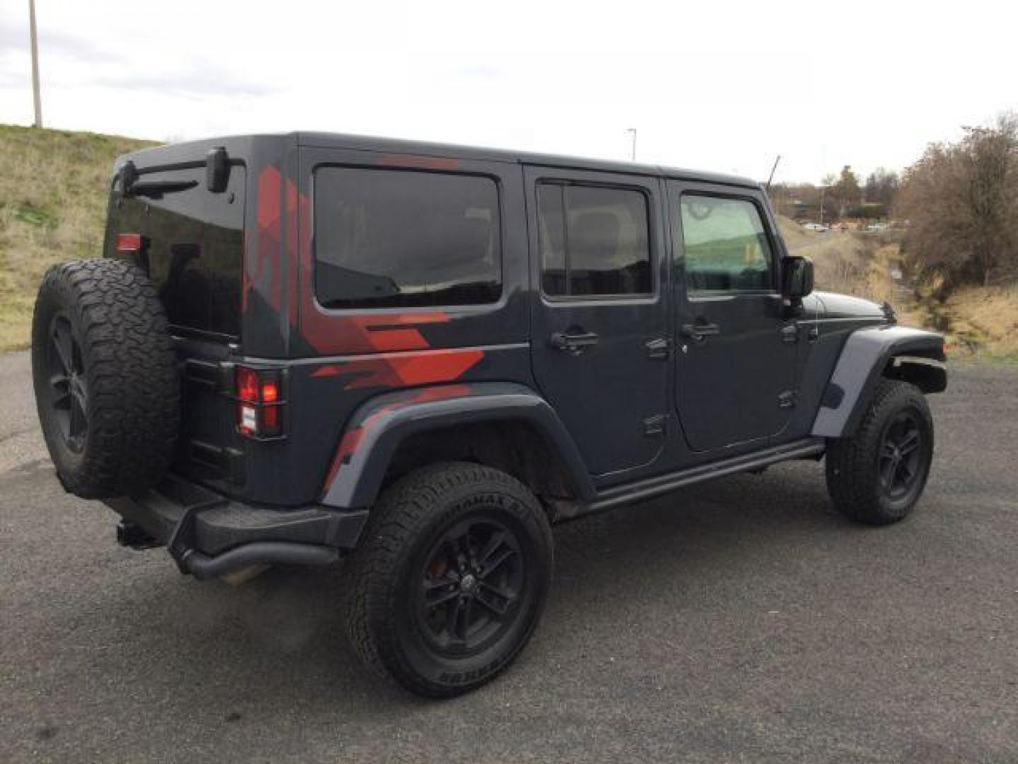 2017 Rhino Clear Coat /Black, leather Jeep Wrangler Unlimited Sahara 4WD (1C4BJWEG5HL) with an 3.6L V6 DOHC 24V FFV engine, 5-Speed Automatic transmission, located at 1801 Main Street, Lewiston, 83501, (208) 743-9371, 46.417065, -117.004799 - Photo#17