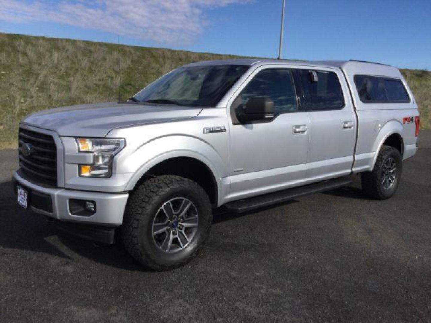 2017 Ingot Silver Metallic /Black, premium cloth Ford F-150 XLT SuperCrew 6.5-ft. Bed 4WD (1FTFW1EG9HF) with an 3.5 V6 engine, 10-speed automatic transmission, located at 1801 Main Street, Lewiston, 83501, (208) 743-9371, 46.417065, -117.004799 - Photo#0