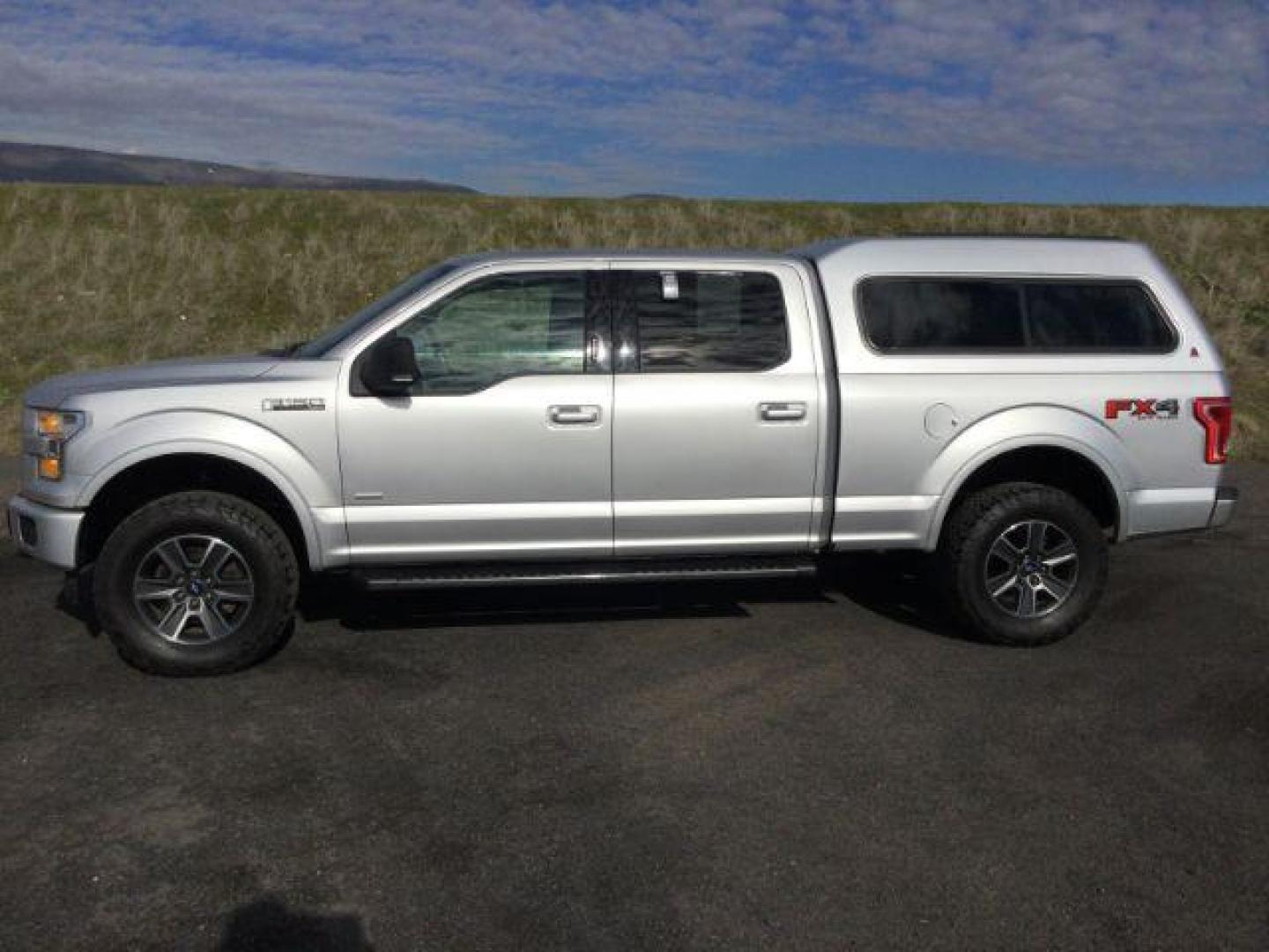 2017 Ingot Silver Metallic /Black, premium cloth Ford F-150 XLT SuperCrew 6.5-ft. Bed 4WD (1FTFW1EG9HF) with an 3.5 V6 engine, 10-speed automatic transmission, located at 1801 Main Street, Lewiston, 83501, (208) 743-9371, 46.417065, -117.004799 - Photo#1