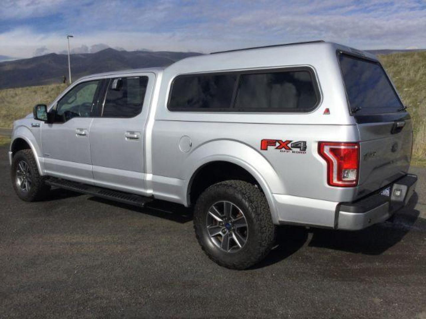 2017 Ingot Silver Metallic /Black, premium cloth Ford F-150 XLT SuperCrew 6.5-ft. Bed 4WD (1FTFW1EG9HF) with an 3.5 V6 engine, 10-speed automatic transmission, located at 1801 Main Street, Lewiston, 83501, (208) 743-9371, 46.417065, -117.004799 - Photo#2