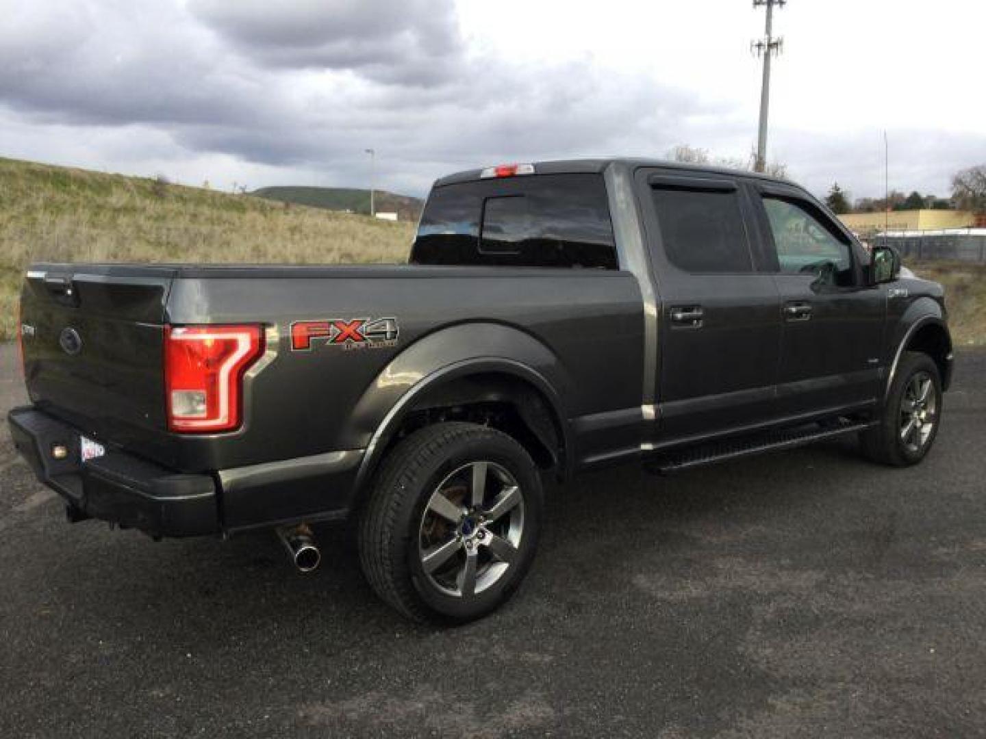 2016 Magnetic Metallic /Black, premium cloth Ford F-150 XLT SuperCrew 6.5-ft. Bed 4WD (1FTFW1EG3GF) with an 3.5 V6 engine, 6-Speed Automatic transmission, located at 1801 Main Street, Lewiston, 83501, (208) 743-9371, 46.417065, -117.004799 - Photo#14