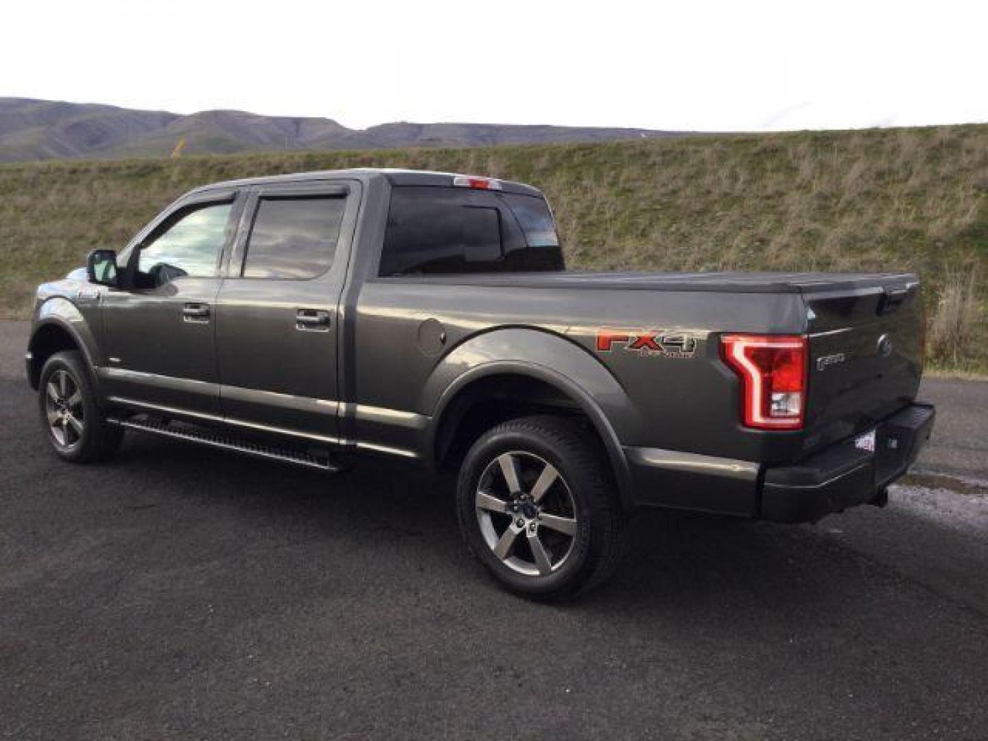 2016 Magnetic Metallic /Black, premium cloth Ford F-150 XLT SuperCrew 6.5-ft. Bed 4WD (1FTFW1EG3GF) with an 3.5 V6 engine, 6-Speed Automatic transmission, located at 1801 Main Street, Lewiston, 83501, (208) 743-9371, 46.417065, -117.004799 - Photo#2