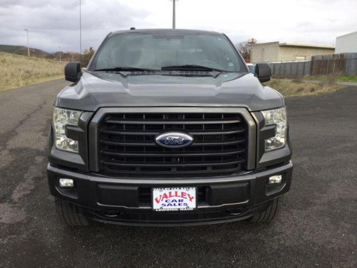 2016 Magnetic Metallic /Black, premium cloth Ford F-150 XLT SuperCrew 6.5-ft. Bed 4WD (1FTFW1EG3GF) with an 3.5 V6 engine, 6-Speed Automatic transmission, located at 1801 Main Street, Lewiston, 83501, (208) 743-9371, 46.417065, -117.004799 - Photo#8