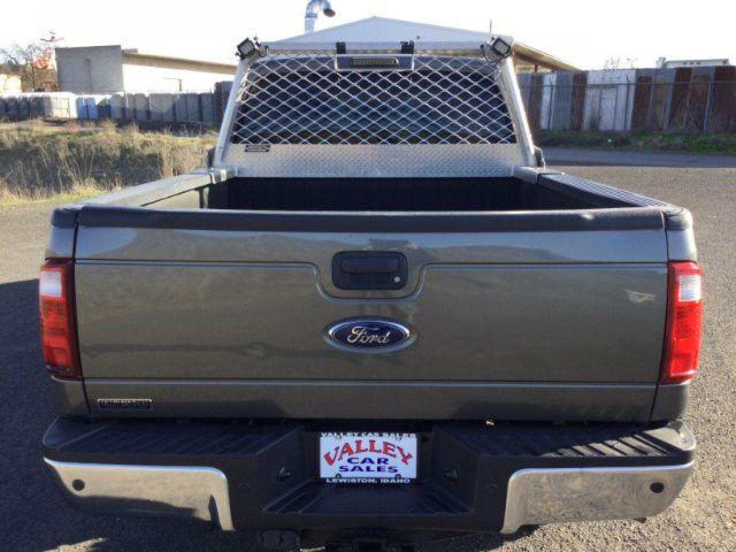 2014 Sterling Gray Metallic /Steel Ford F-350 SD XLT Crew Cab 4WD (1FT8W3BT3EE) with an 6.7L V8 OHV 16V DIESEL engine, 6-Speed Automatic transmission, located at 1801 Main Street, Lewiston, 83501, (208) 743-9371, 46.417065, -117.004799 - Photo#16