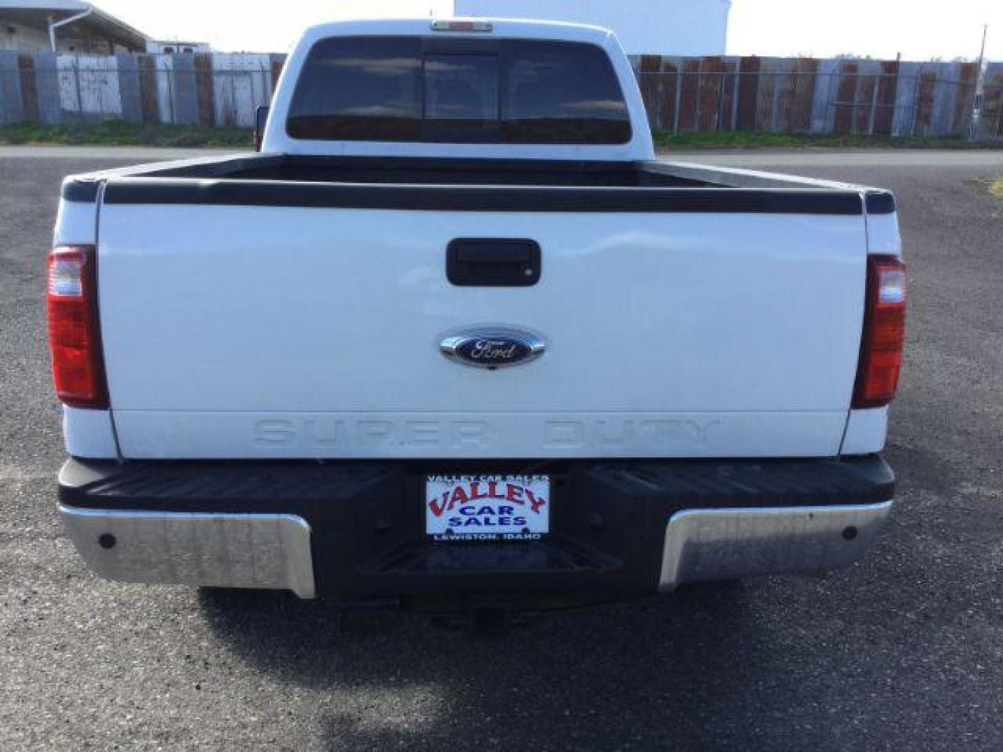 2013 Oxford White /Steel Cloth Interior Ford F-350 SD XLT Crew Cab Long Bed 4WD (1FT8W3BT1DE) with an 6.7L V8 OHV 16V DIESEL engine, 6-Speed Automatic transmission, located at 1801 Main Street, Lewiston, 83501, (208) 743-9371, 46.417065, -117.004799 - Photo#16