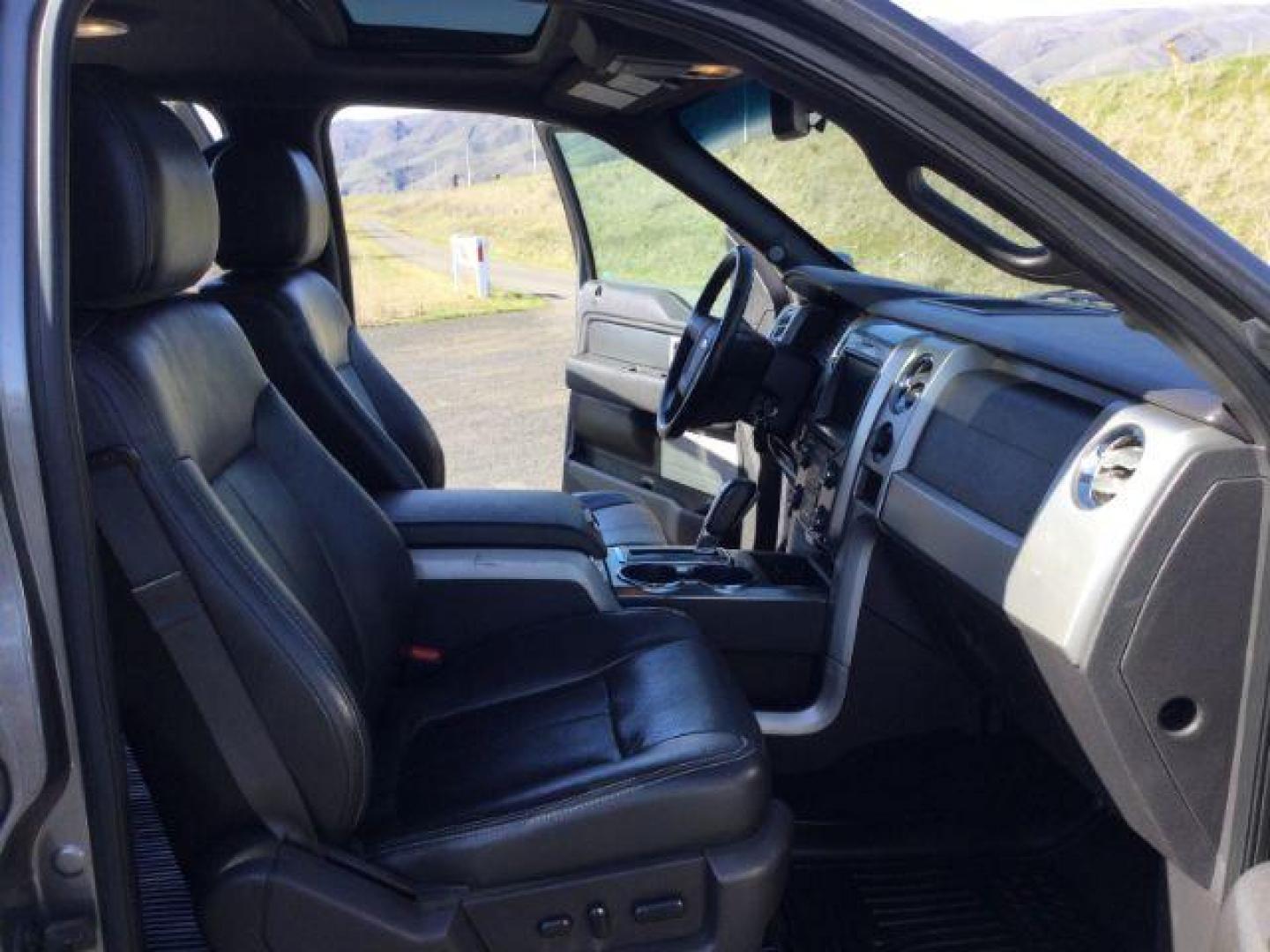 2013 GRAY /BLACK LEATHER Ford F-150 FX4 SuperCrew 6.5-ft. Bed 4WD (1FTFW1EF1DF) with an 5.0L V8 engine, 6-Speed Automatic transmission, located at 1801 Main Street, Lewiston, 83501, (208) 743-9371, 46.417065, -117.004799 - Photo#9