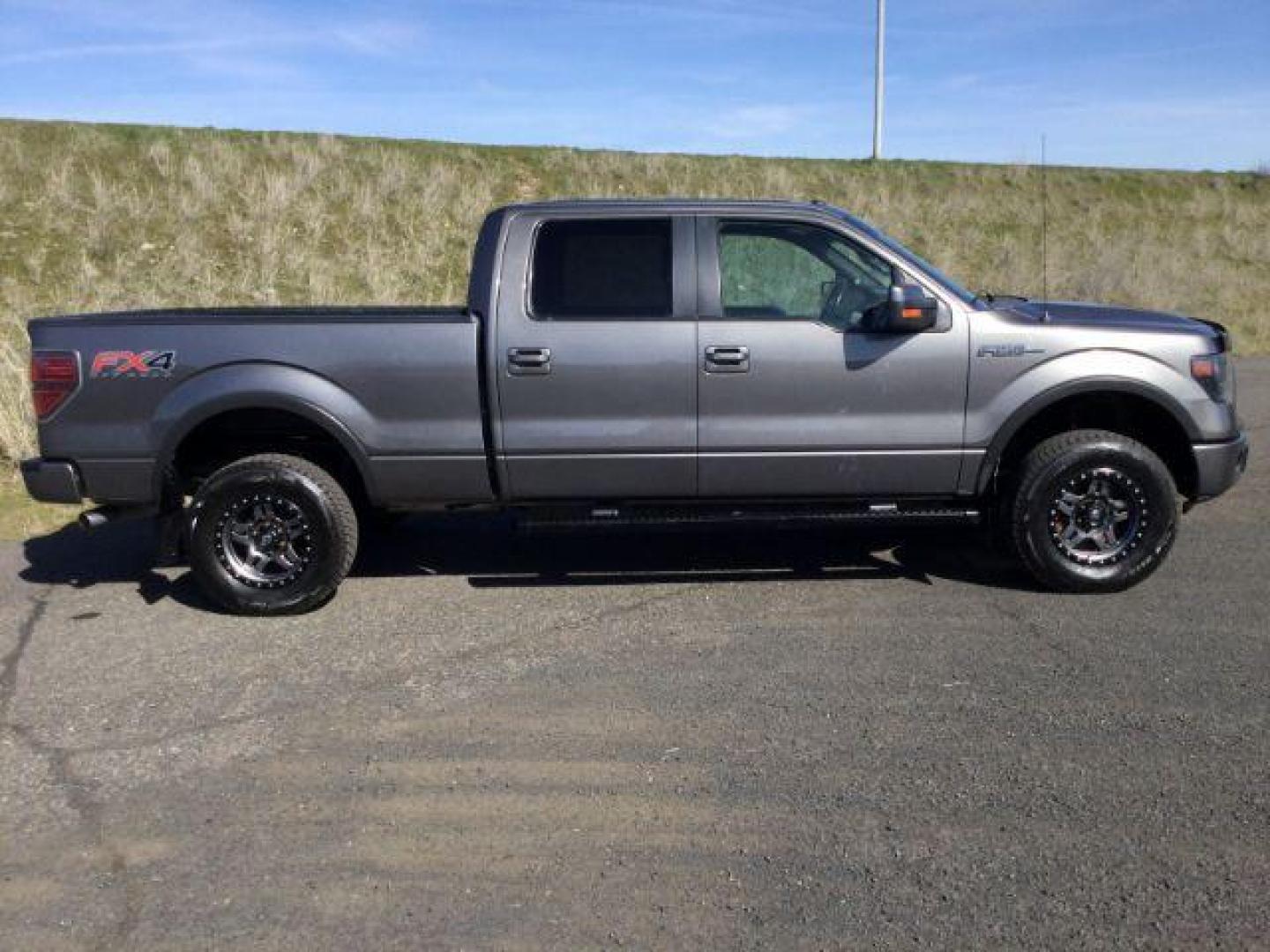 2013 GRAY /BLACK LEATHER Ford F-150 FX4 SuperCrew 6.5-ft. Bed 4WD (1FTFW1EF1DF) with an 5.0L V8 engine, 6-Speed Automatic transmission, located at 1801 Main Street, Lewiston, 83501, (208) 743-9371, 46.417065, -117.004799 - Photo#13