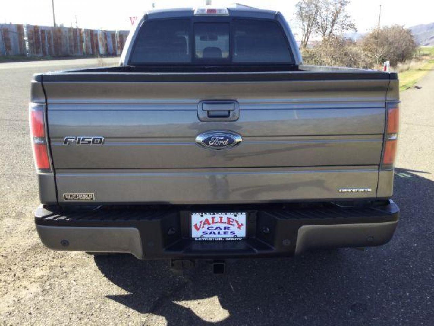 2013 GRAY /BLACK LEATHER Ford F-150 FX4 SuperCrew 6.5-ft. Bed 4WD (1FTFW1EF1DF) with an 5.0L V8 engine, 6-Speed Automatic transmission, located at 1801 Main Street, Lewiston, 83501, (208) 743-9371, 46.417065, -117.004799 - Photo#22