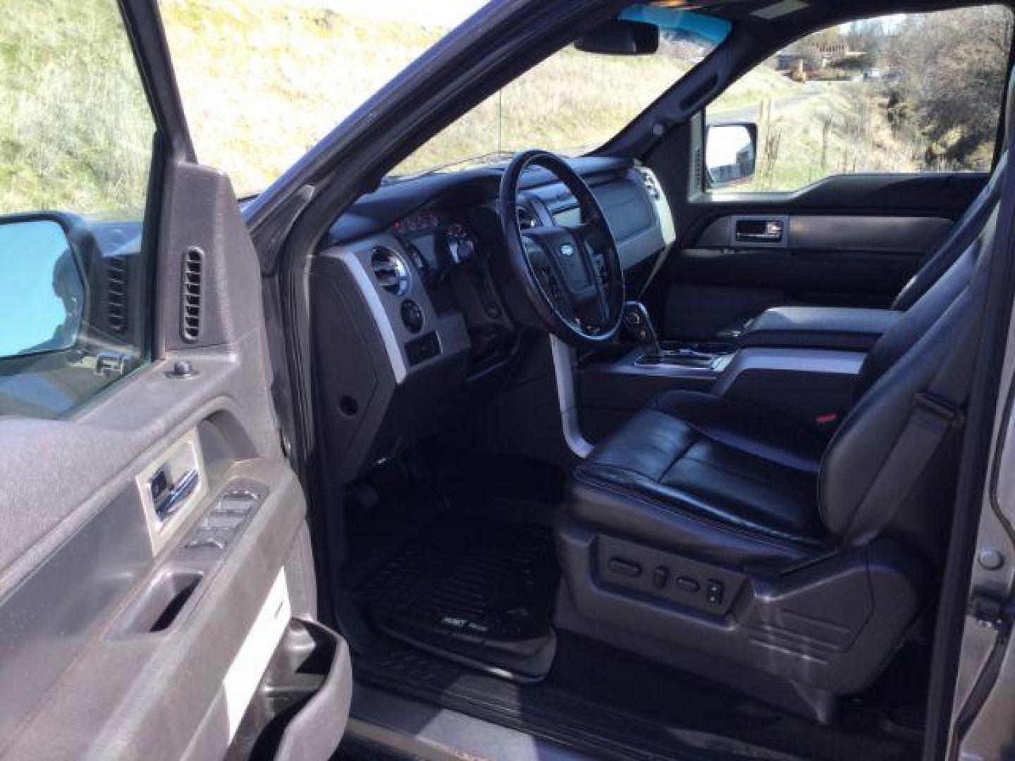 2013 GRAY /BLACK LEATHER Ford F-150 FX4 SuperCrew 6.5-ft. Bed 4WD (1FTFW1EF1DF) with an 5.0L V8 engine, 6-Speed Automatic transmission, located at 1801 Main Street, Lewiston, 83501, (208) 743-9371, 46.417065, -117.004799 - Photo#3